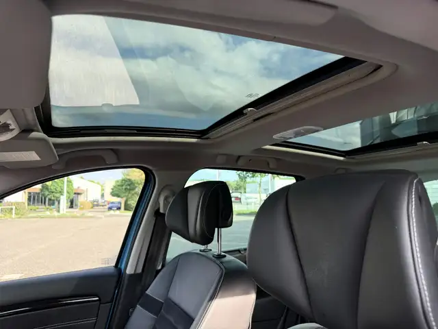 Renault Scenic view 12