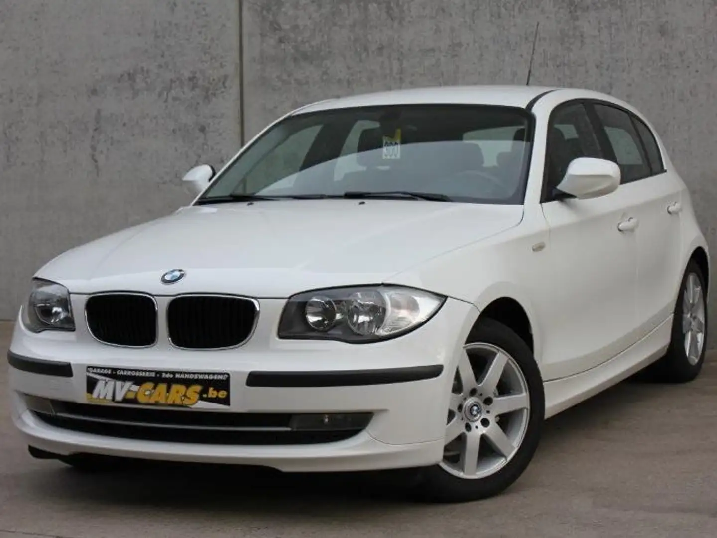 BMW 116 BMW 116i/5-DEUR Blanc - 2