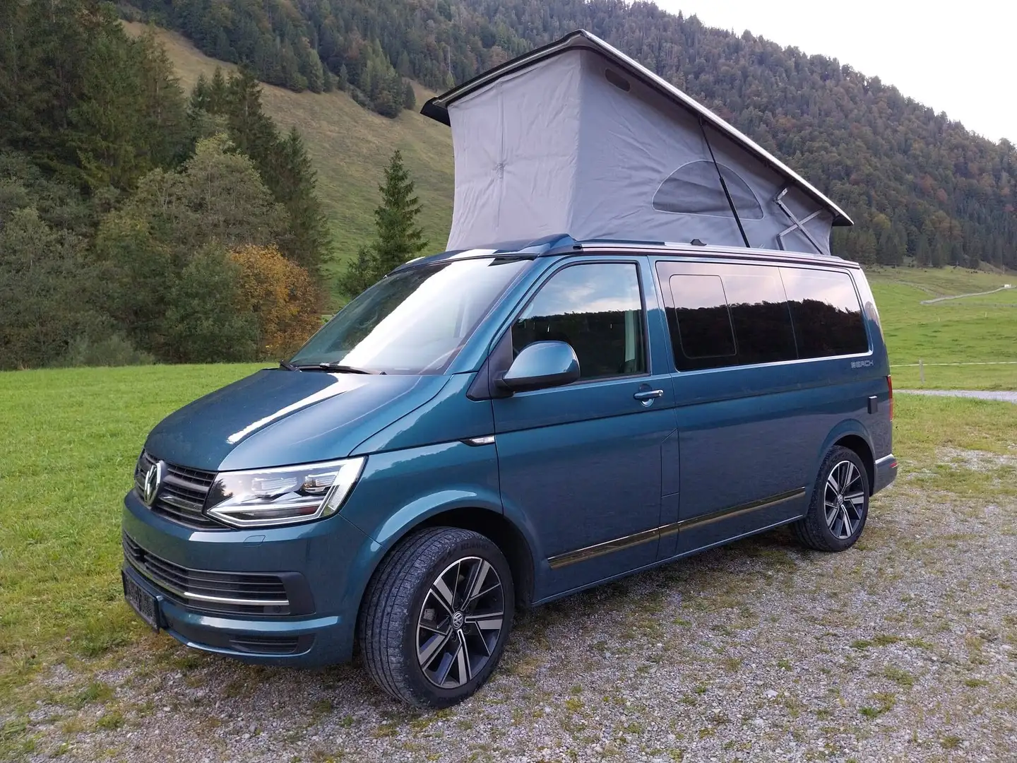 Volkswagen T6 California California Beach 2,0 TDI 4Motion BMT DSG Beach Grün - 2