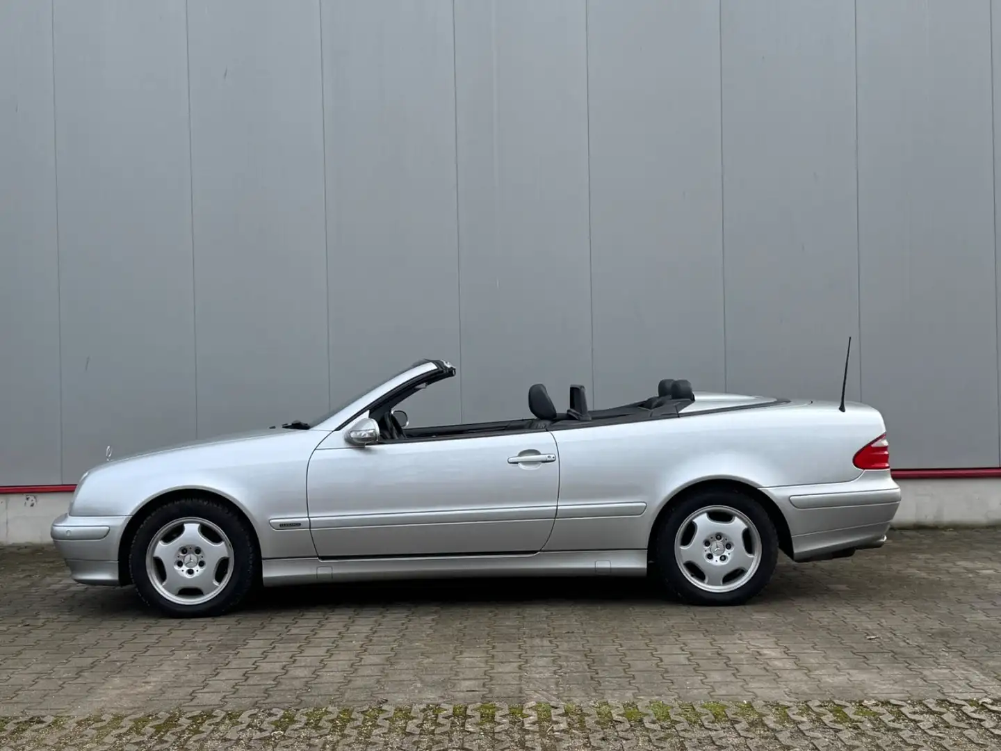 Mercedes-Benz CLK 230 KOMPRESSOR ELEGANCE Aut. Erstlack rundum Silber - 1