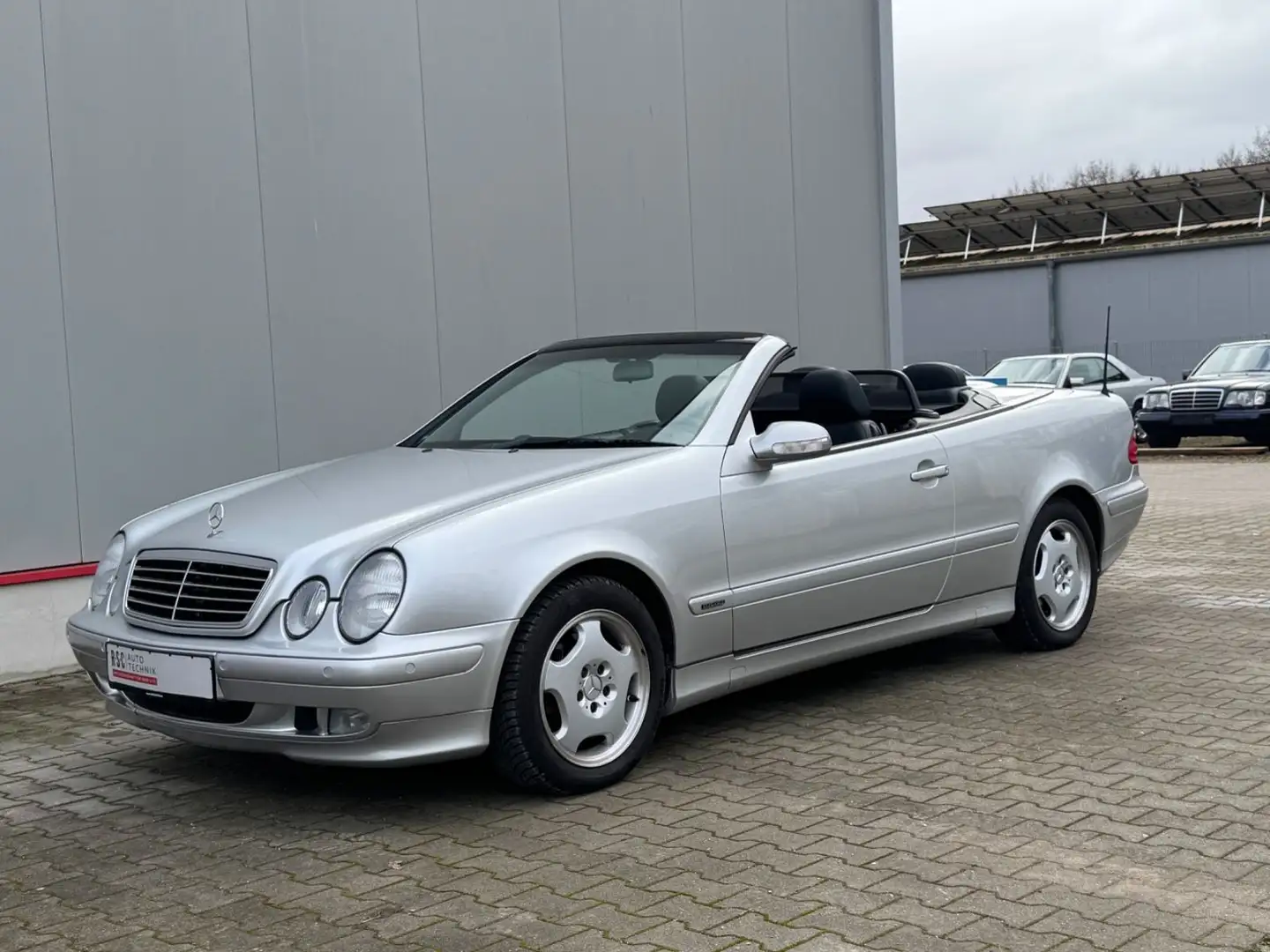 Mercedes-Benz CLK 230 KOMPRESSOR ELEGANCE Aut. Erstlack rundum Silber - 2