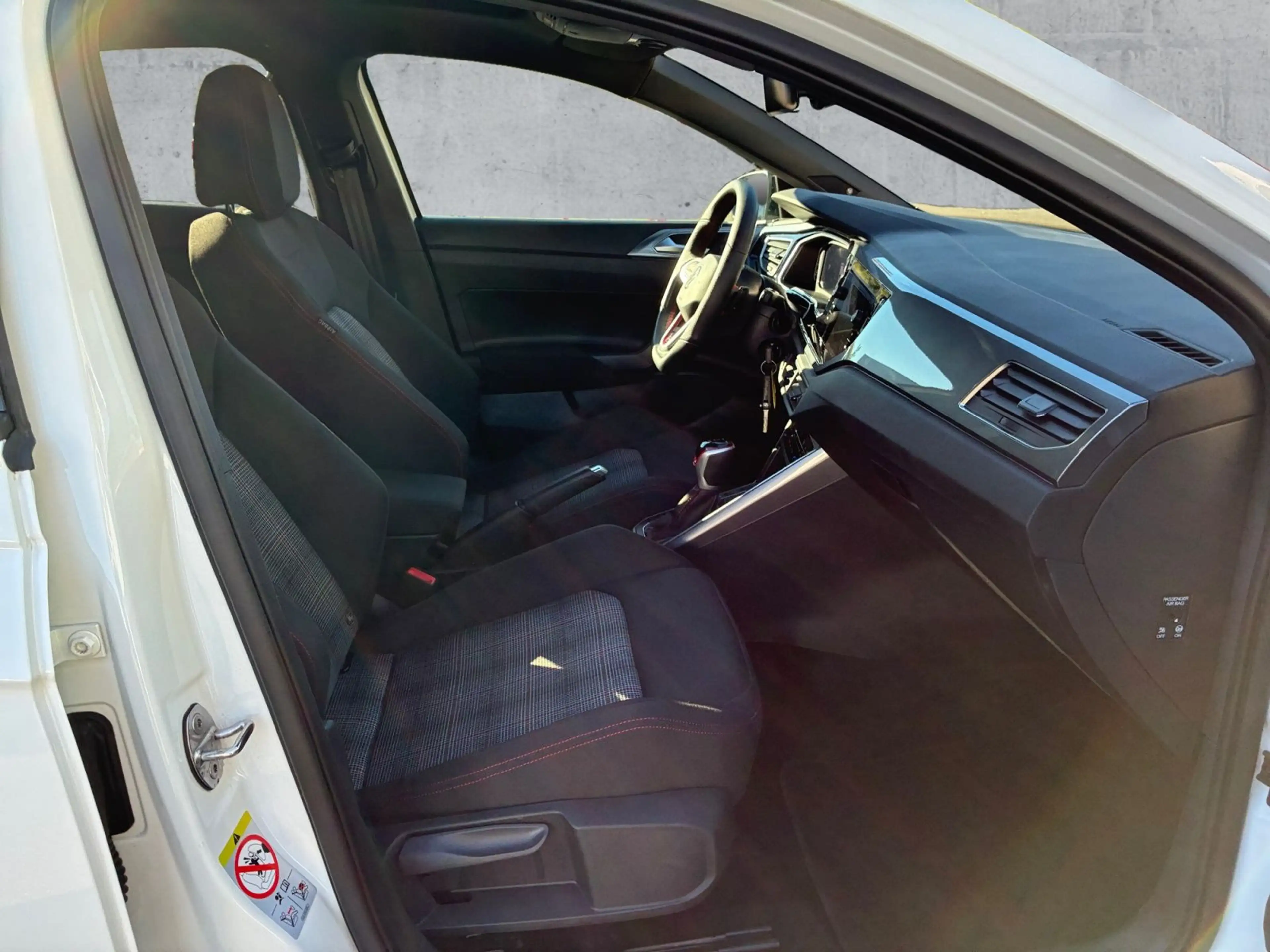 Volkswagen Polo GTI 2.0 TSI DSG MATRIX+NAVI+BEATS+ACC+PANO — photo 13