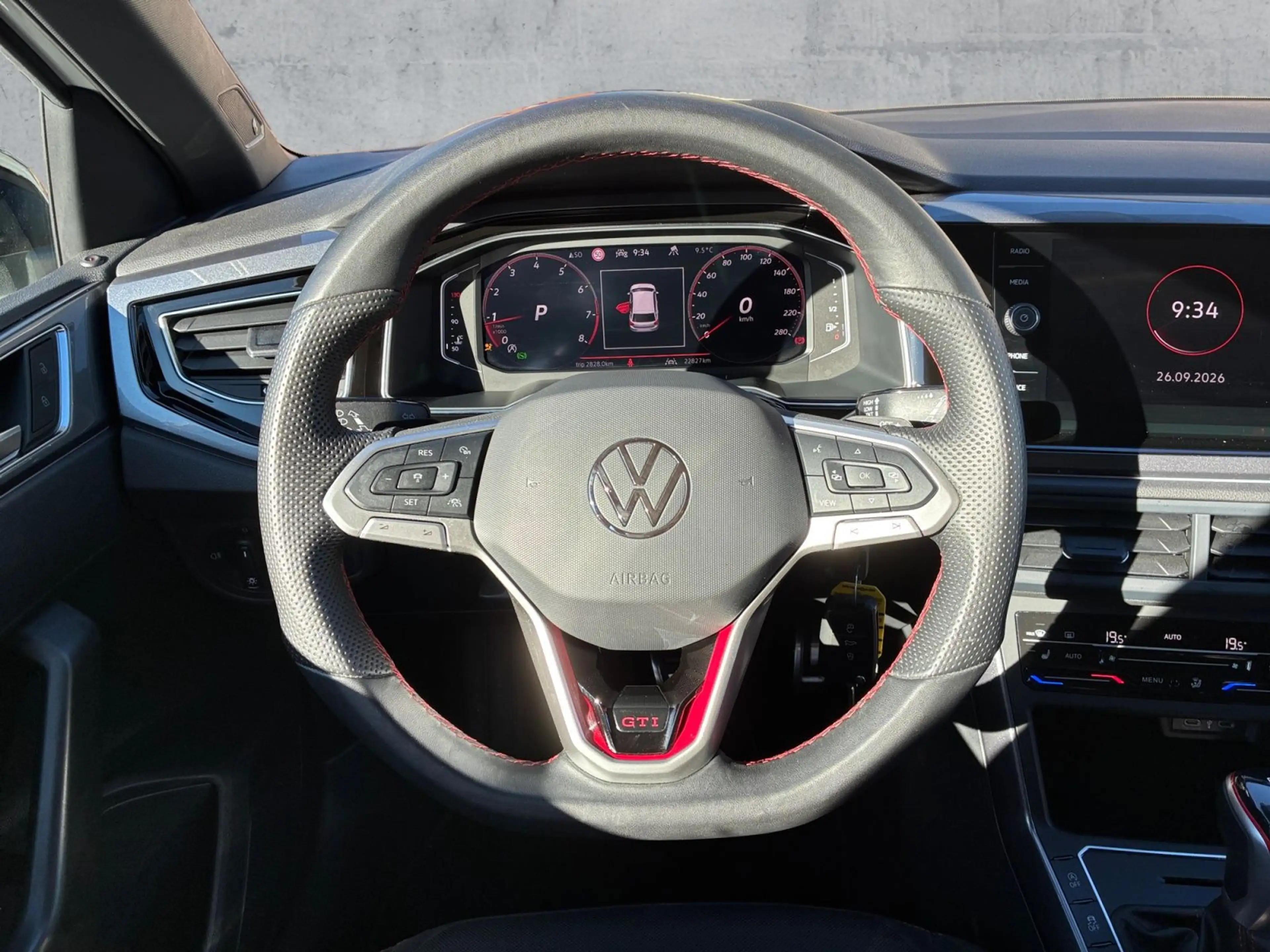 Volkswagen Polo GTI 2.0 TSI DSG MATRIX+NAVI+BEATS+ACC+PANO — photo 10