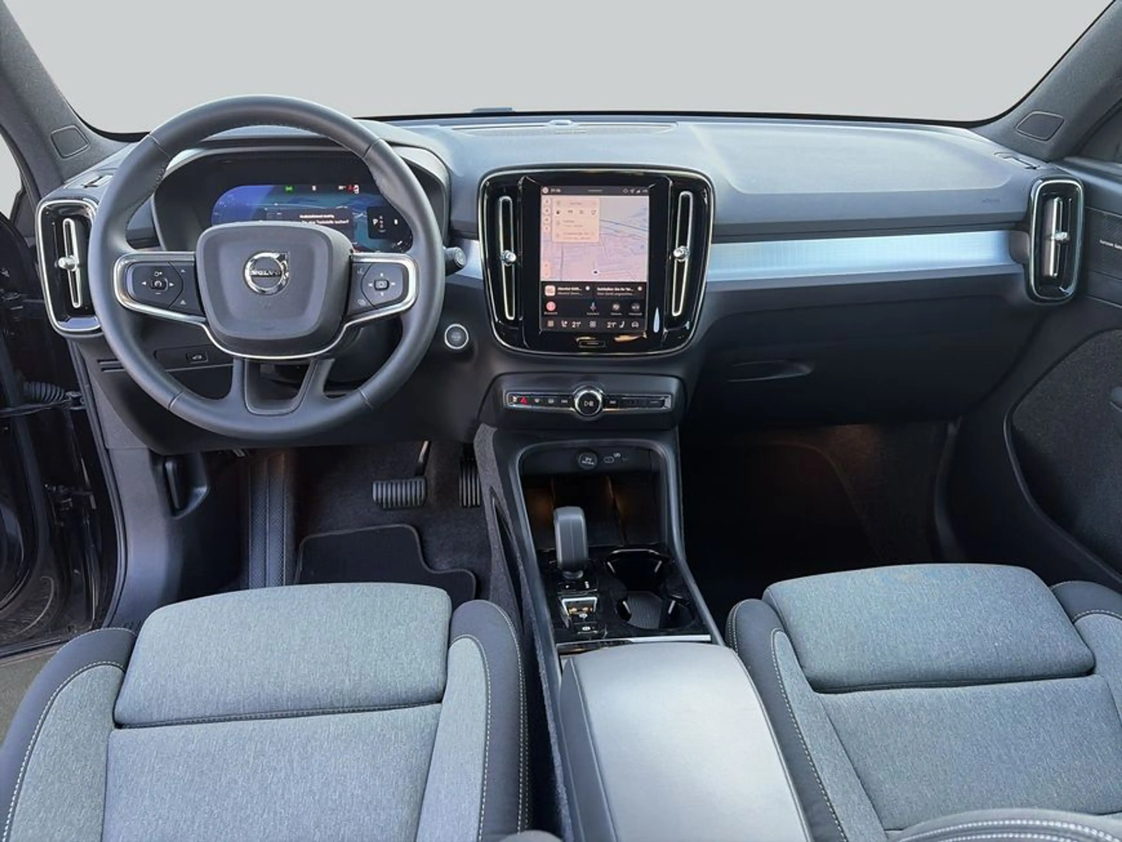 Volvo XC40 XC40 B3 B DKG Plus Black Edition — photo 13