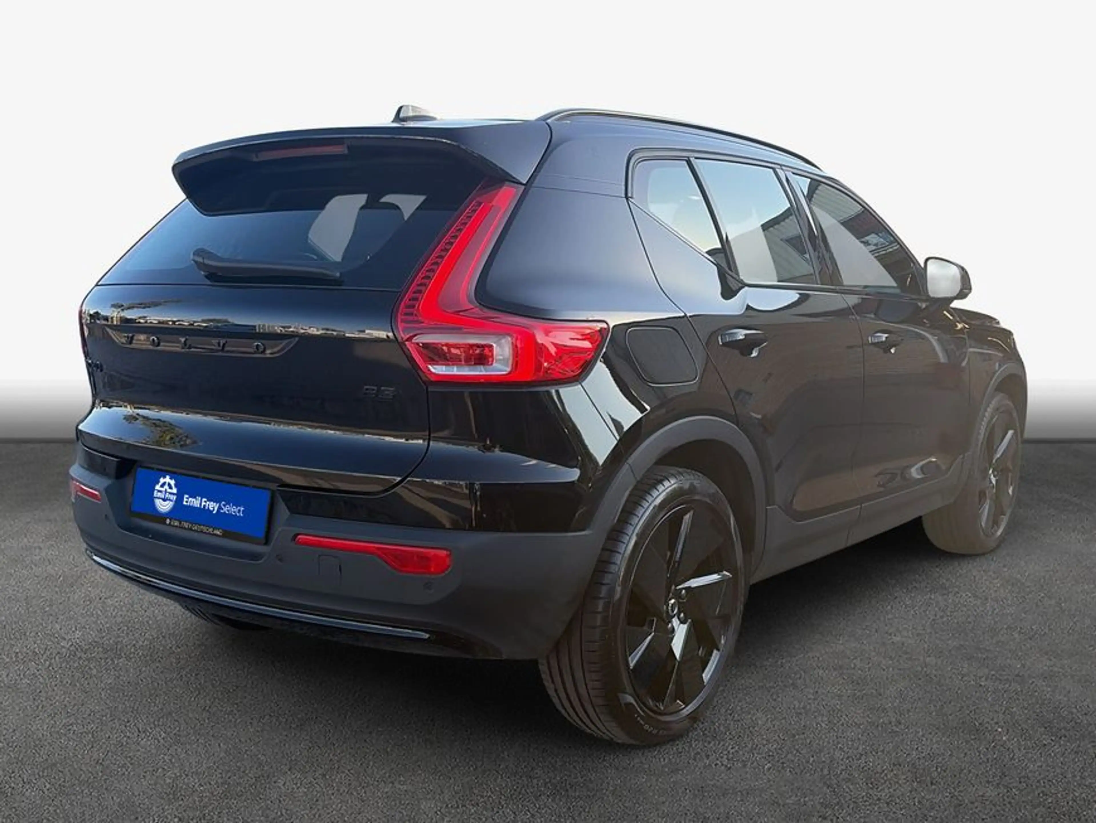 Volvo XC40 XC40 B3 B DKG Plus Black Edition — photo 2
