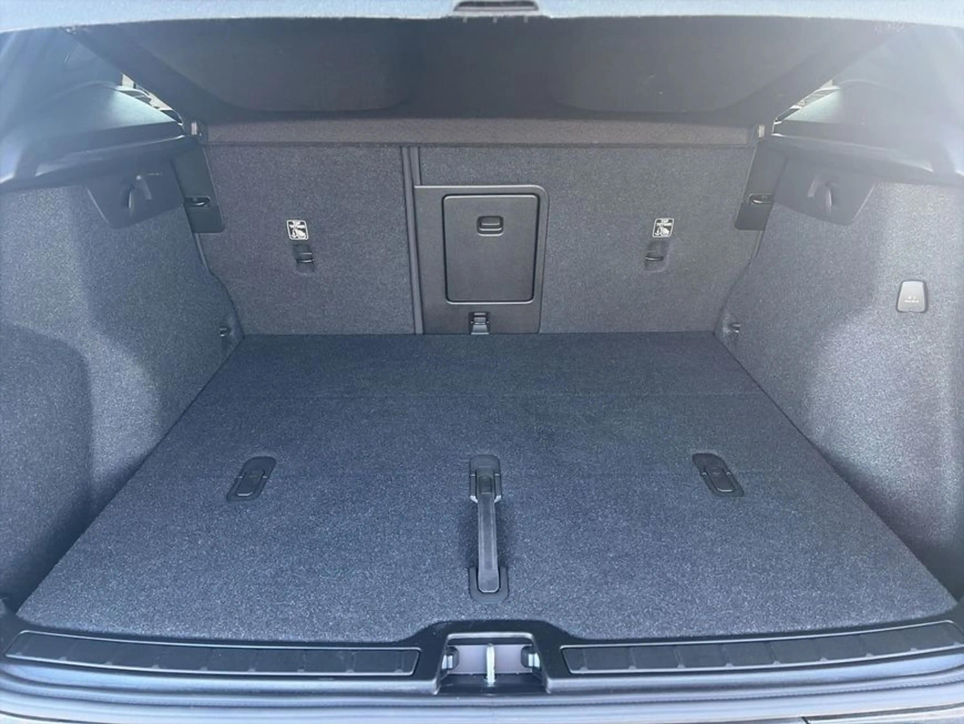 Volvo XC40 XC40 B3 B DKG Plus Black Edition — photo 8