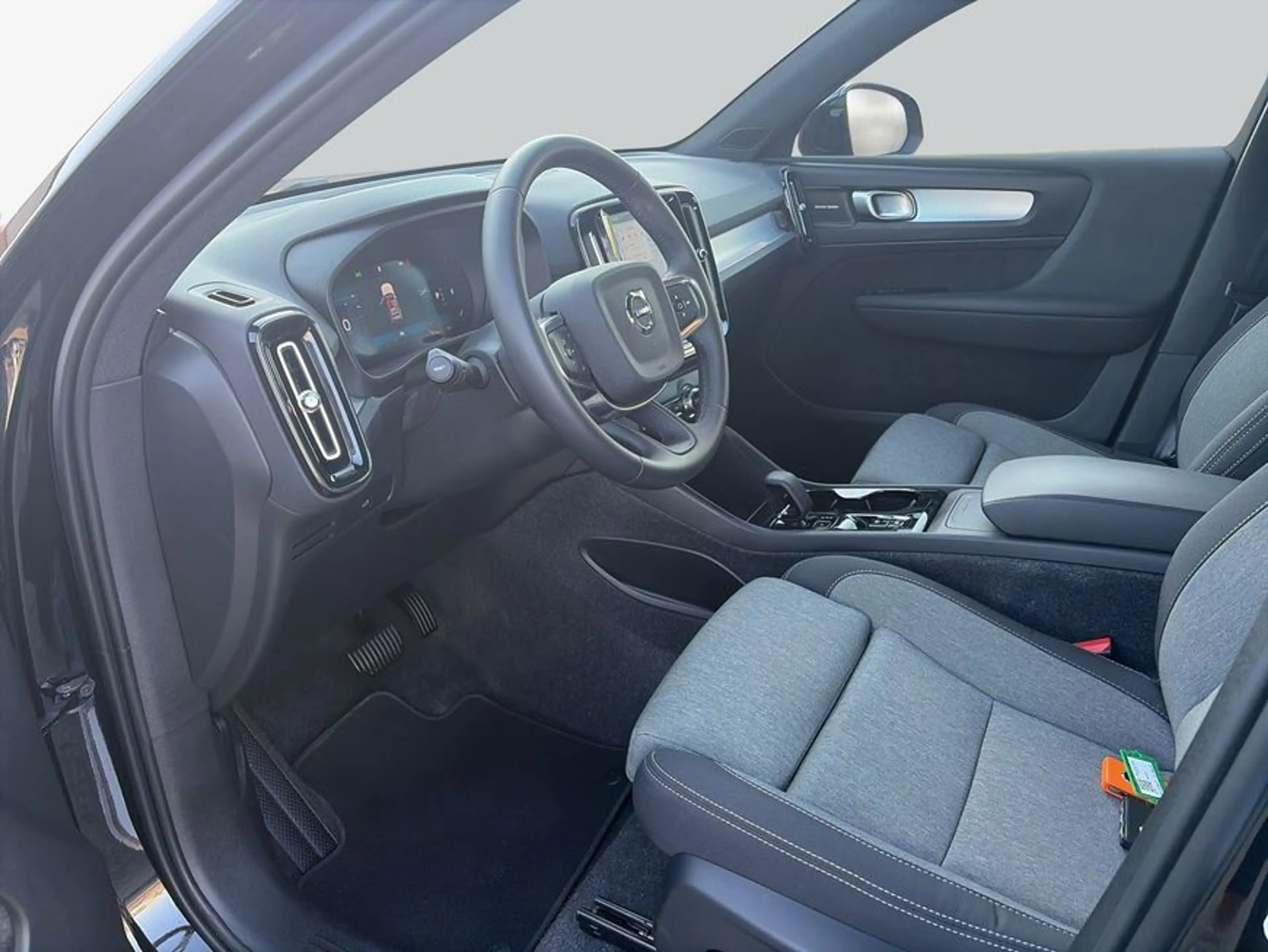 Volvo XC40 XC40 B3 B DKG Plus Black Edition — photo 9