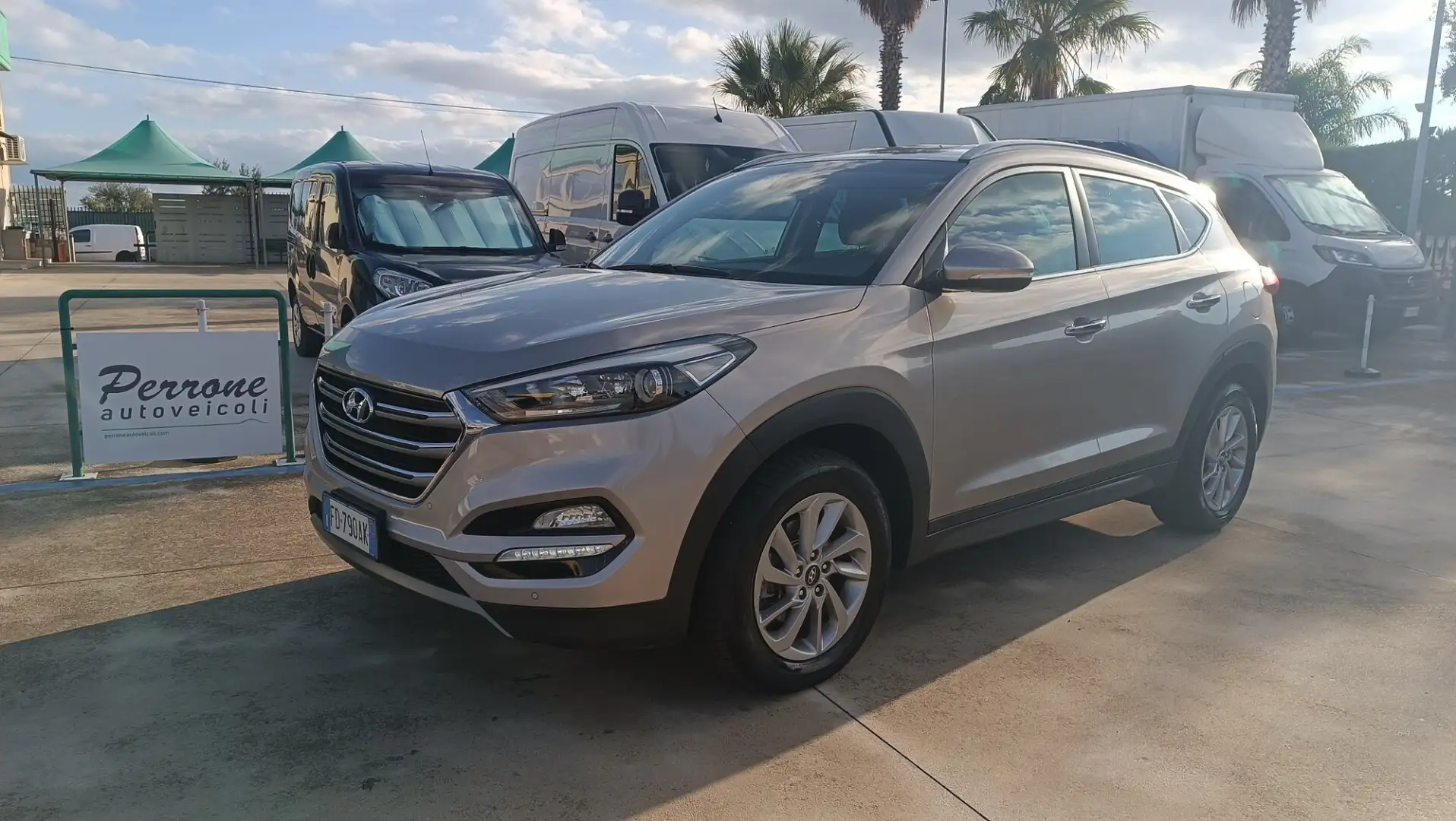 Hyundai TUCSON Tucson 1.7 CRDi XPossible Grigio - 1