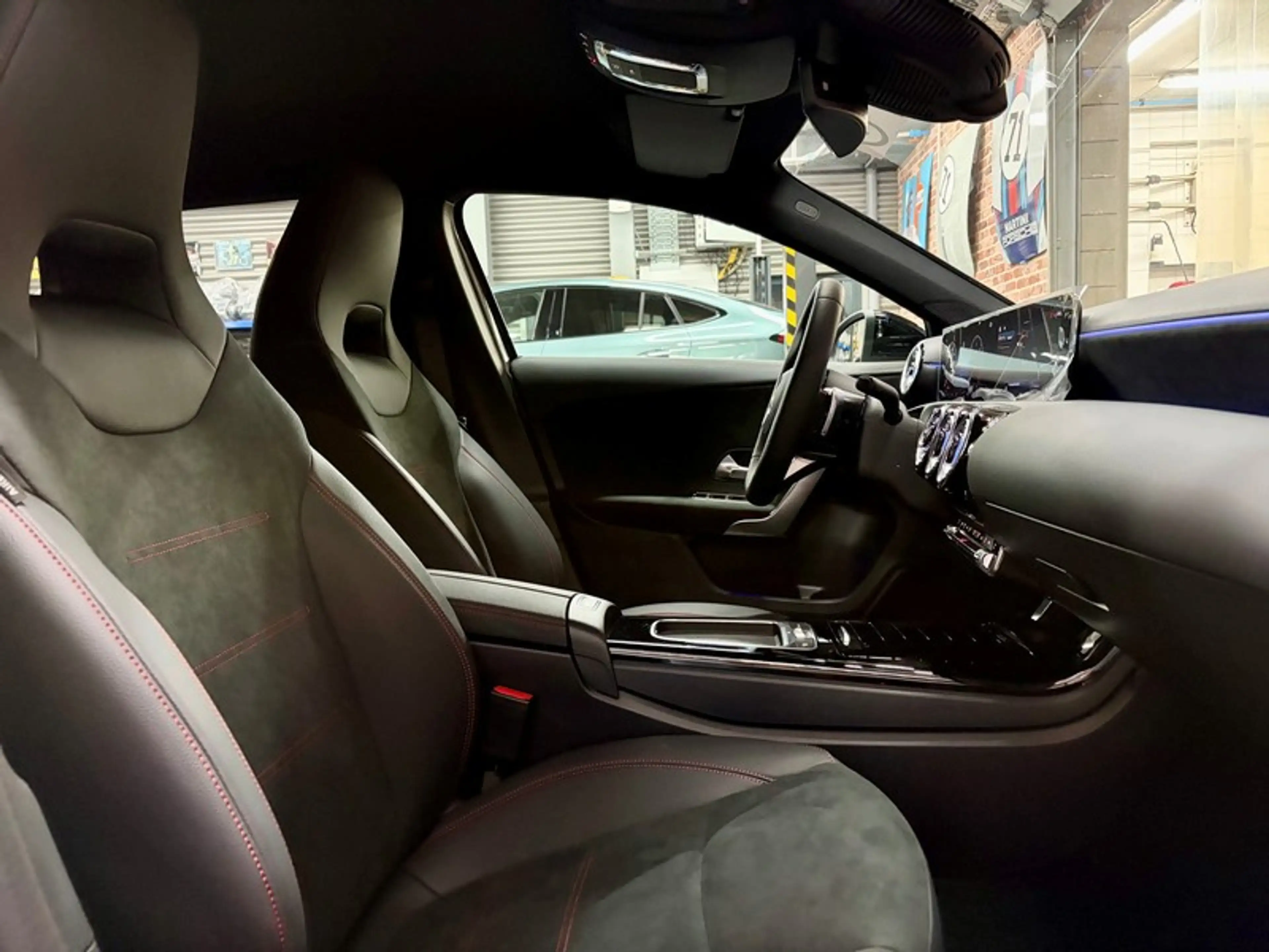 Mercedes-Benz A 200 A 200d 2.0 150cv Auto AMG-LINE (Neuf) — photo 8