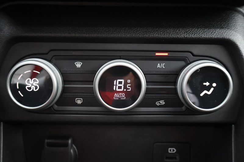 Dacia Sandero III 1.0 TCE Expression LED Navi Kamera — photo 17
