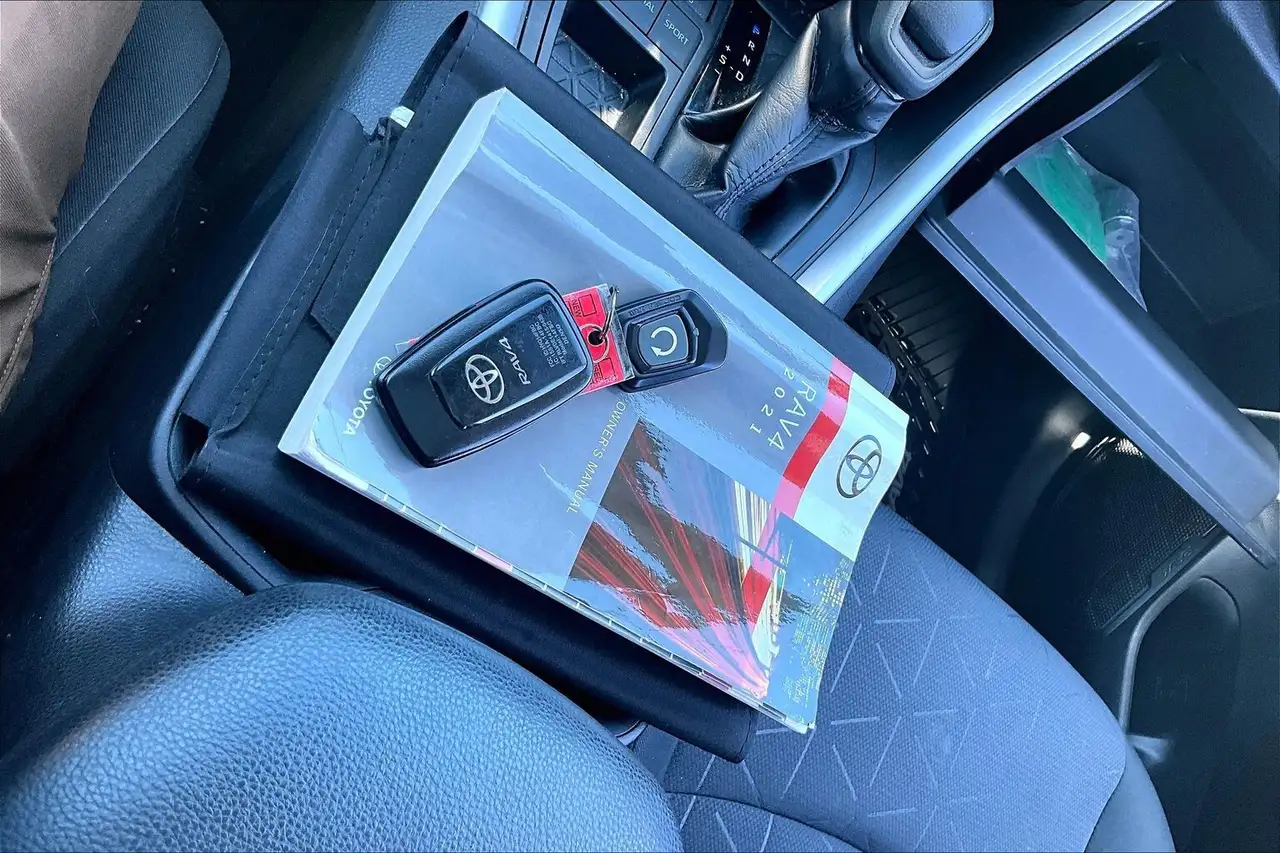 Toyota RAV 4 снимка Toyota RAV 4