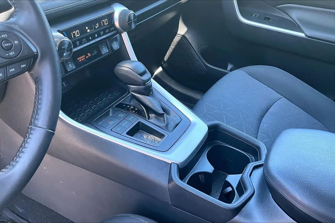 Toyota RAV 4 снимка Toyota RAV 4