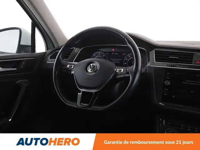 Volkswagen Tiguan view 14