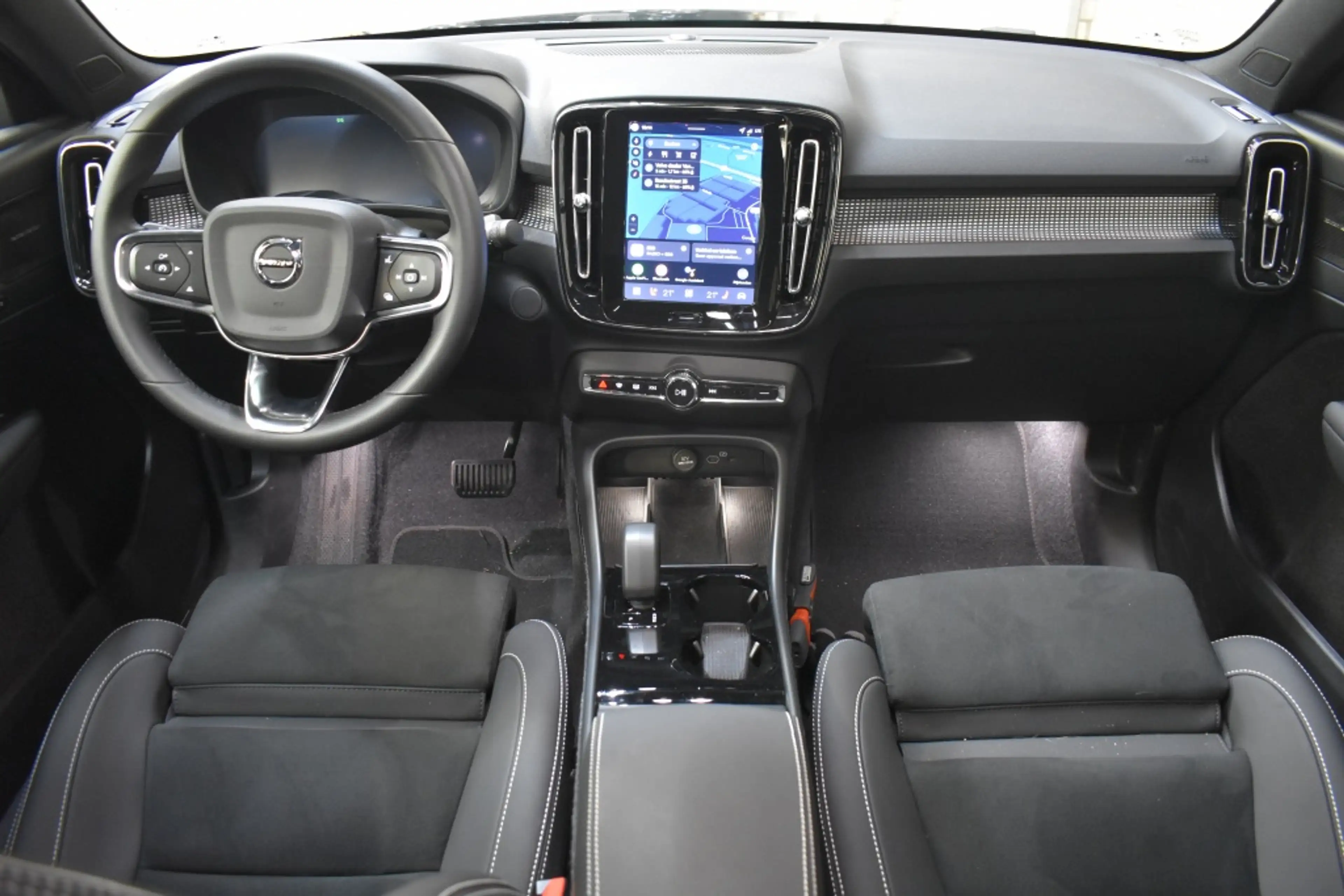 Volvo EC40 Twin Performance Ultra Black Edition 82 kWh/442PK — photo 3