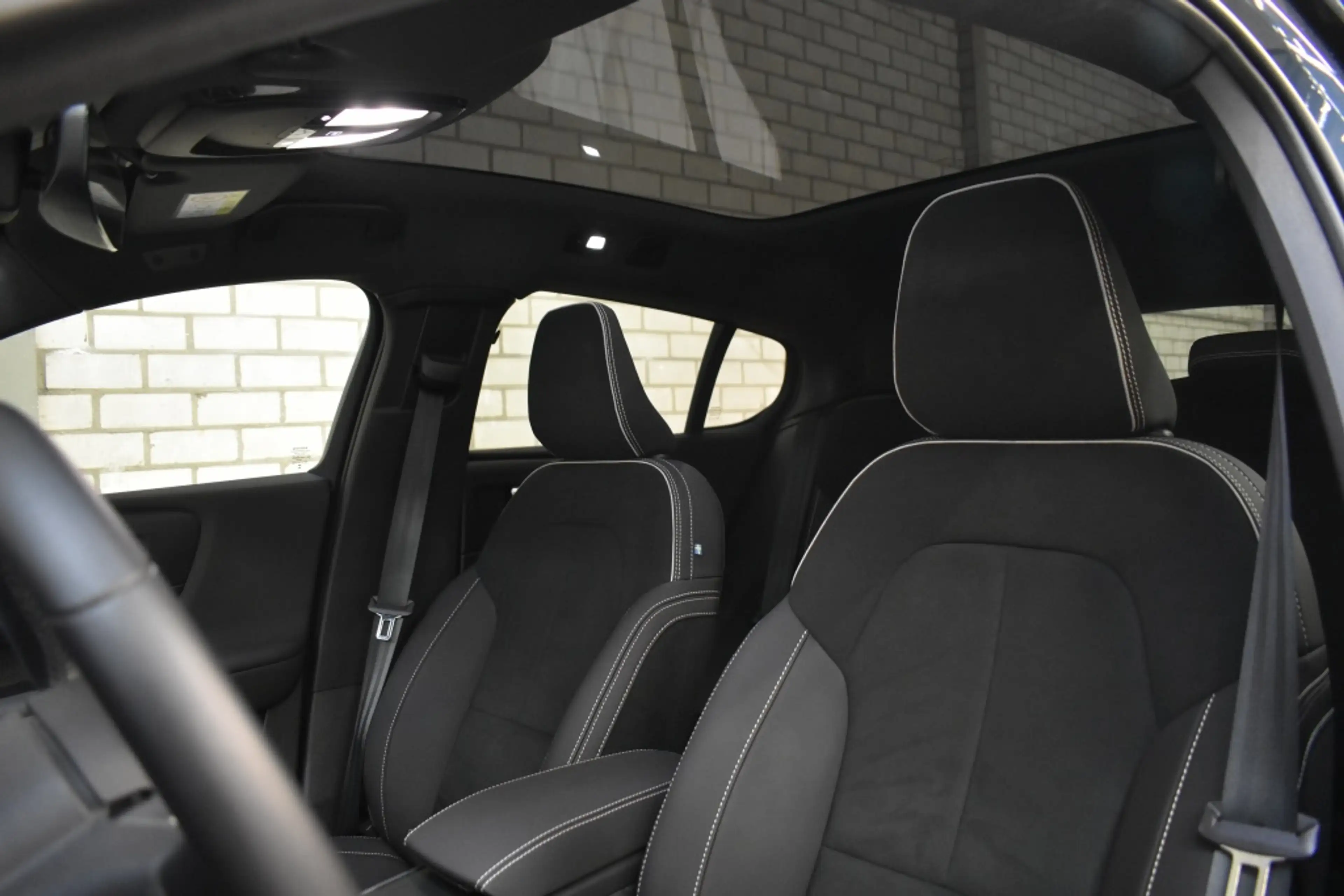Volvo EC40 Twin Performance Ultra Black Edition 82 kWh/442PK — photo 4