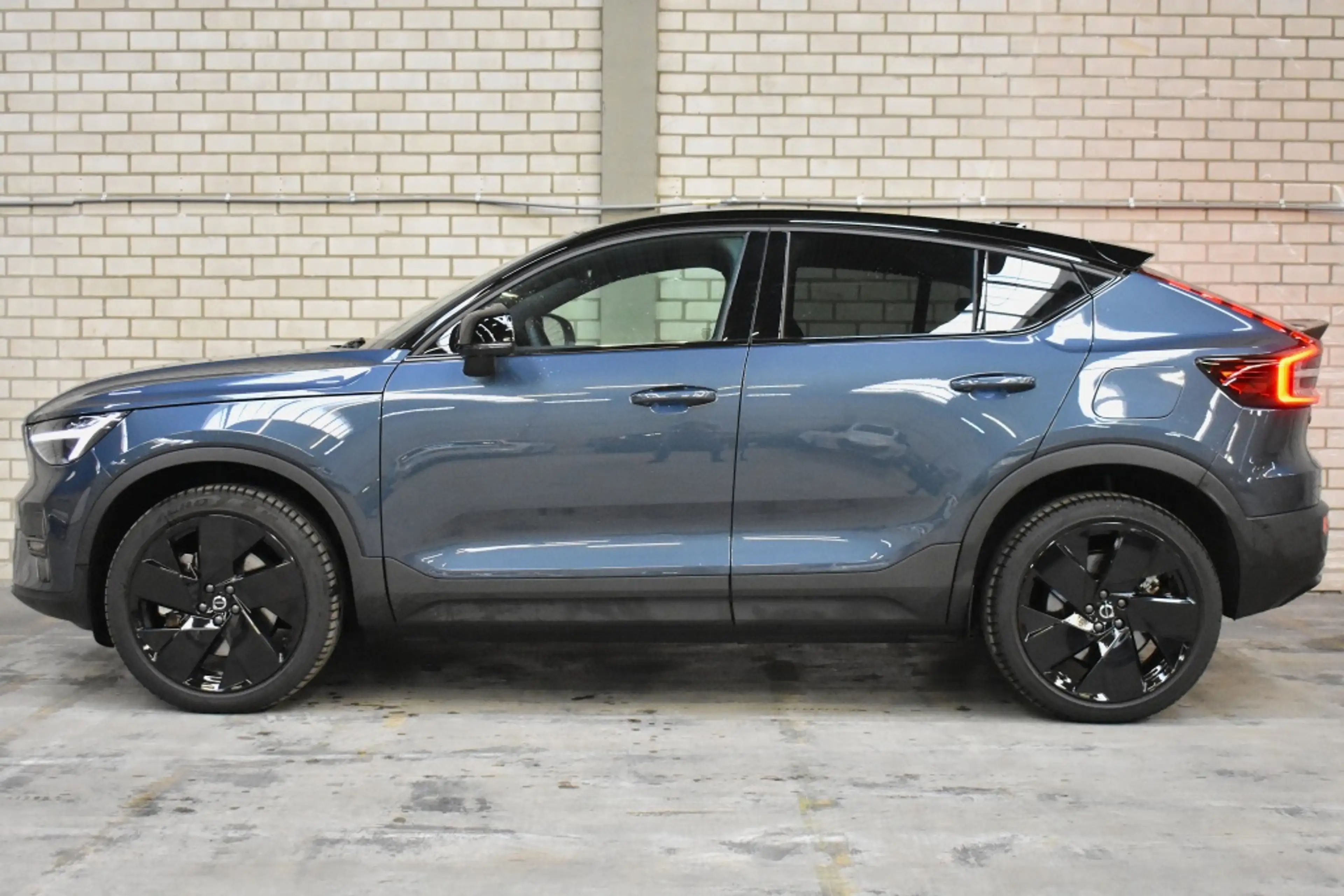 Volvo EC40 Twin Performance Ultra Black Edition 82 kWh/442PK — photo 7