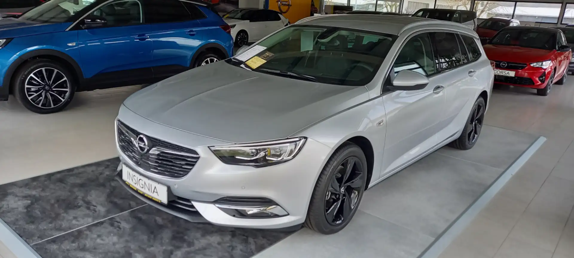 Opel Insignia 2.0 D AT8 Sports Tourer Exklusiv Argent - 2