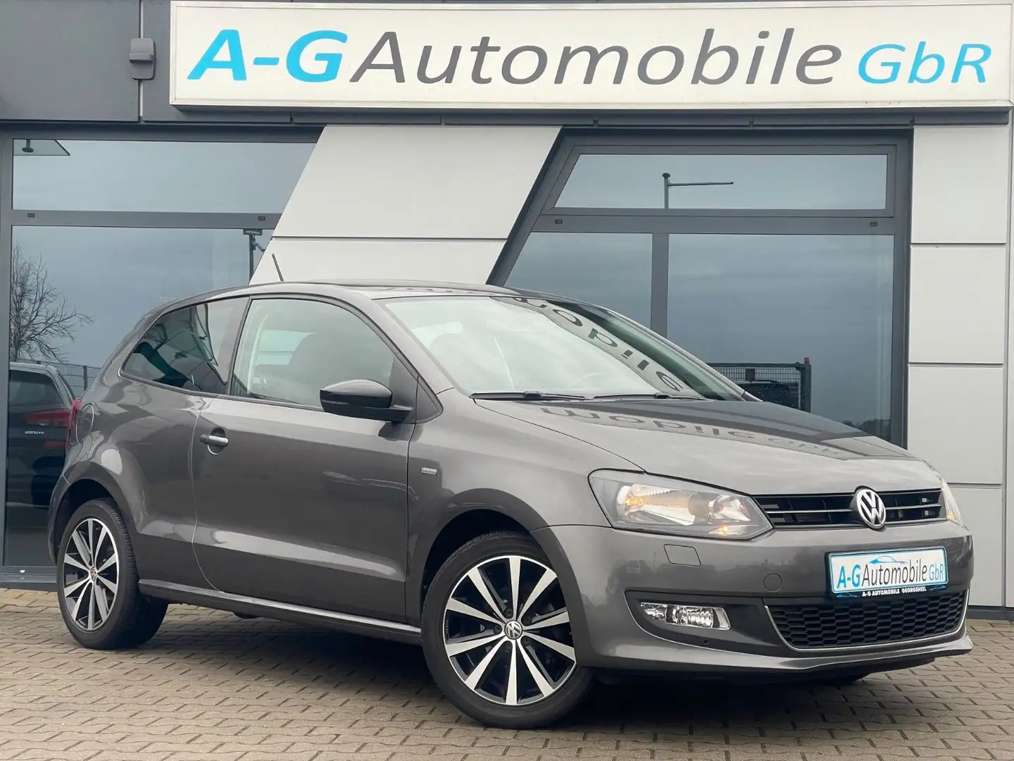Volkswagen Polo 1.2 TSI Match-90 PS-Sportsitze-Sitzheizung Gris - 2