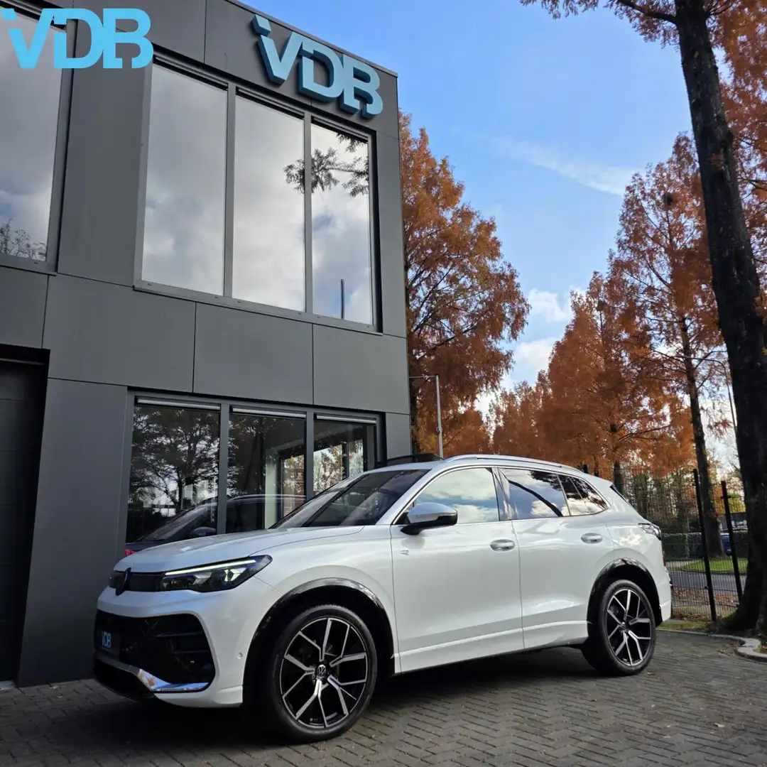 Volkswagen Tiguan 1.5 eTSI R-Line NIEUWSTE FULL OPTIONS!!! Wit - 2