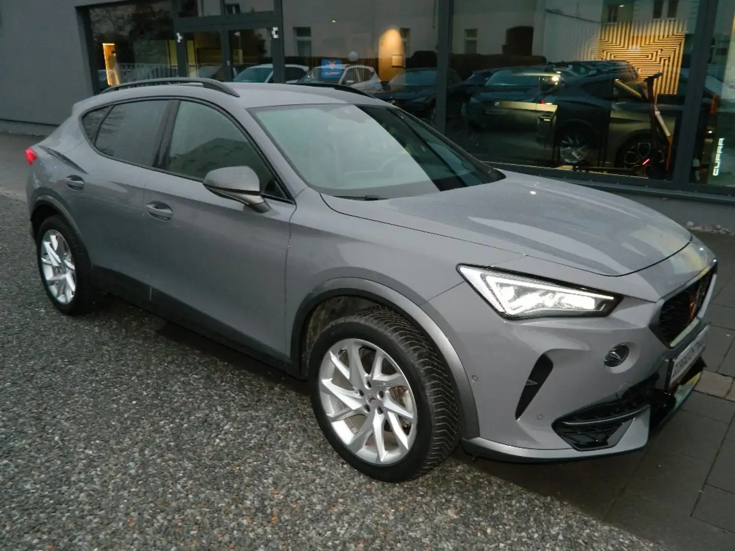 CUPRA Formentor 1.4 eHybrid DSG Kamera/Sitzheiz/Navi/Parklenkassis Grau - 1