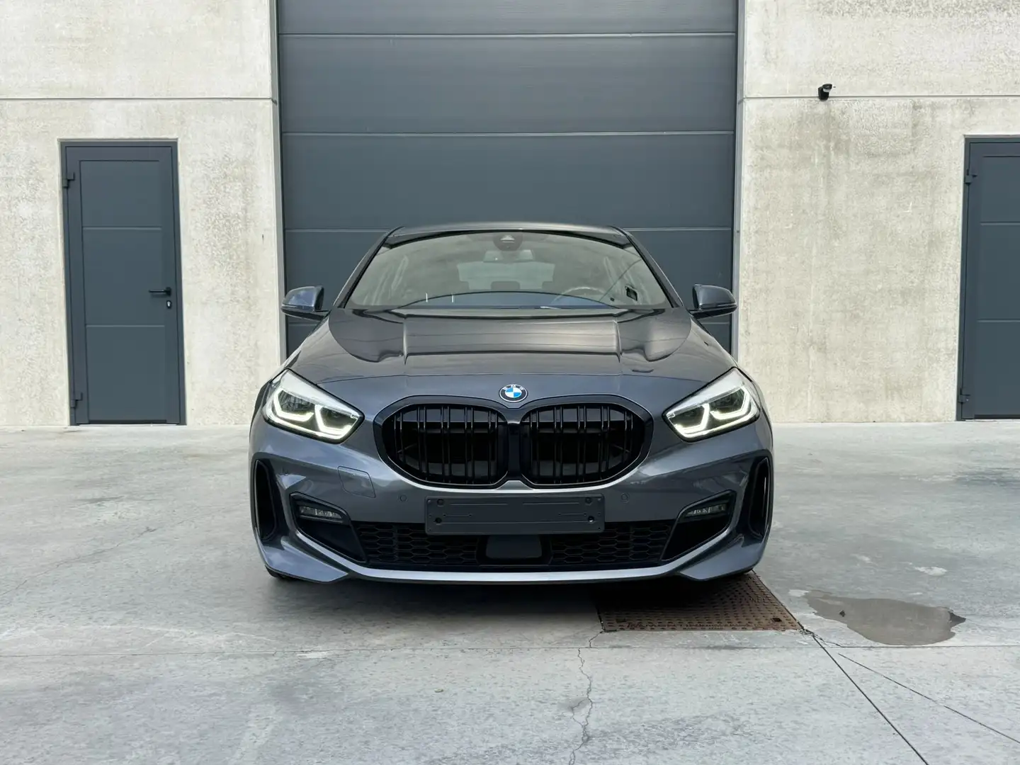 BMW 118 118i M Sport *Carplay *Trekhaak *Connected drive Gris - 2