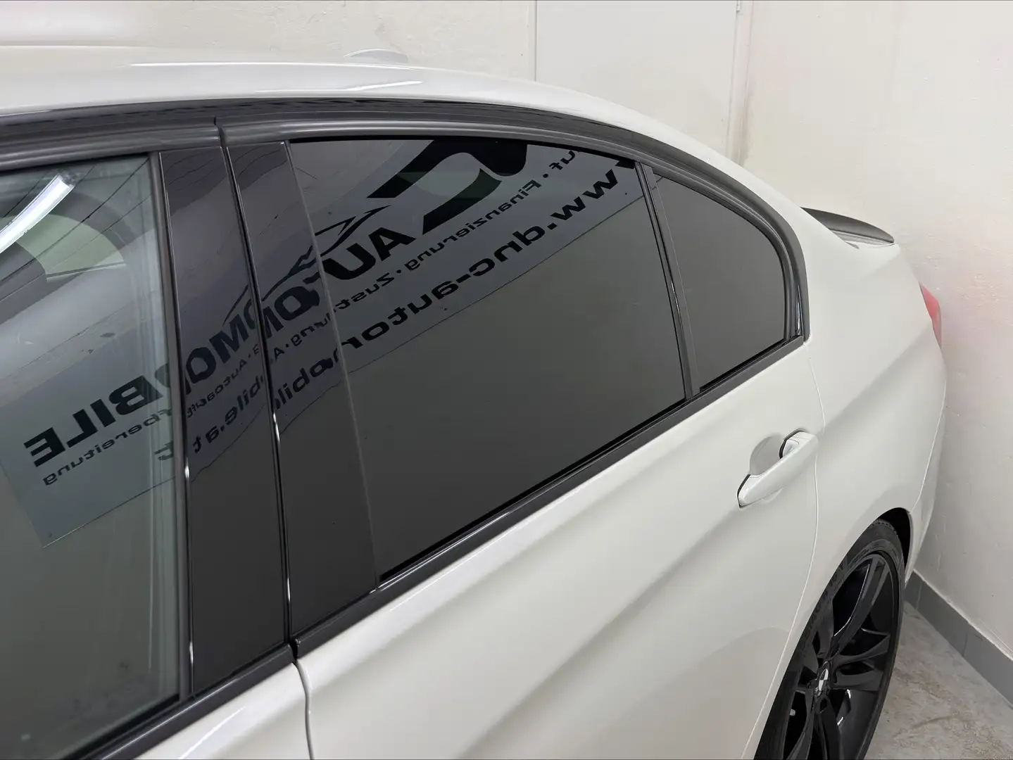 BMW 318 d Sport Line Aut. (F30)*SHZ*LED* Weiß - 2