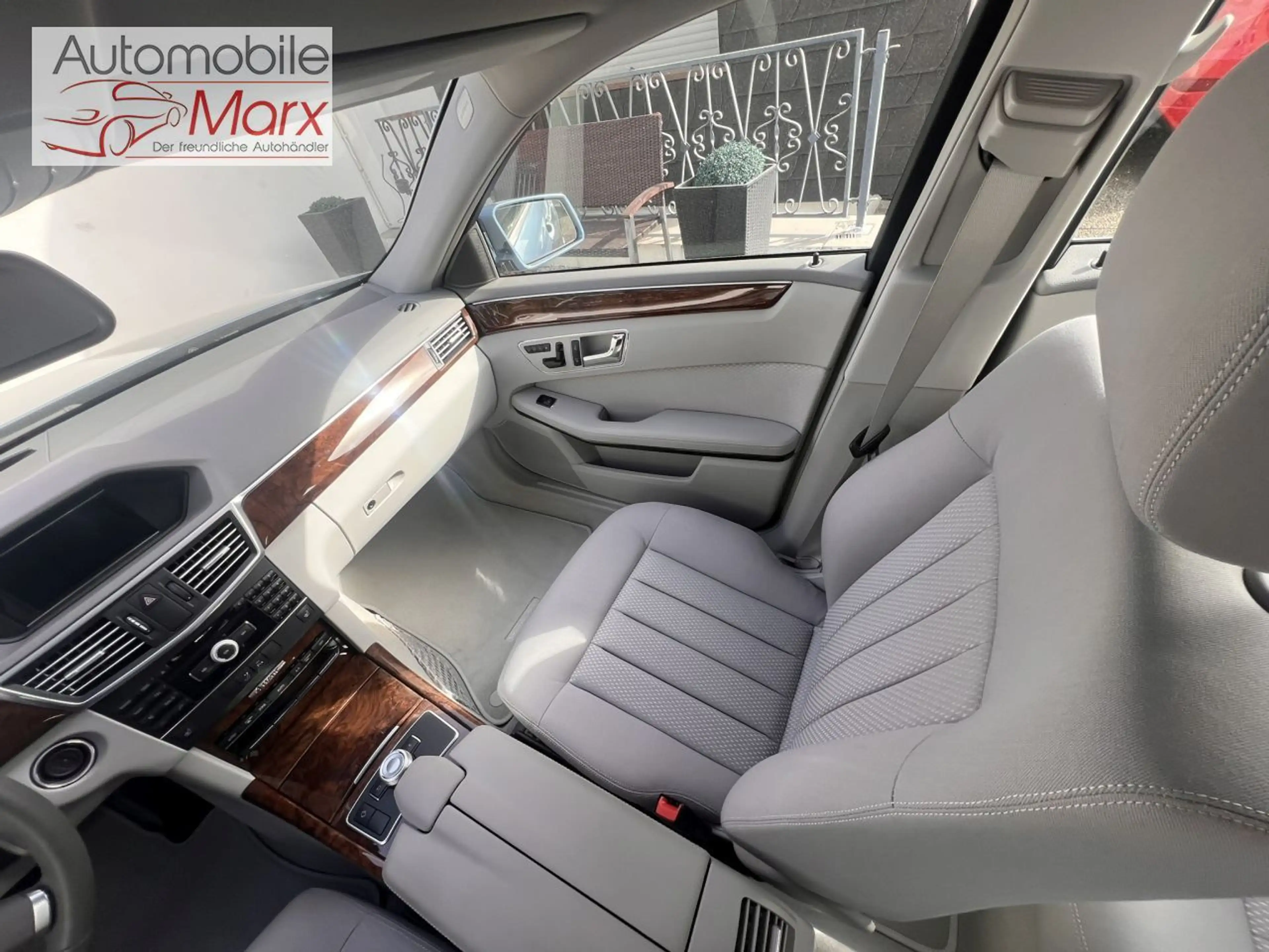 Mercedes-Benz E 350 E 350 4Matic Elegance — photo 11