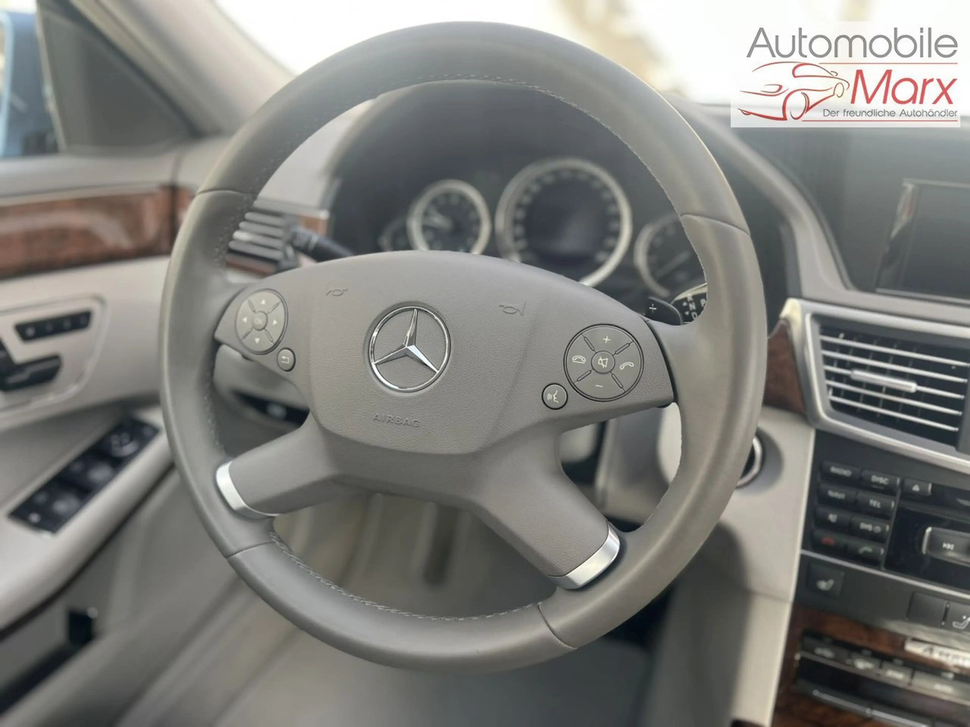 Mercedes-Benz E 350 E 350 4Matic Elegance — photo 20