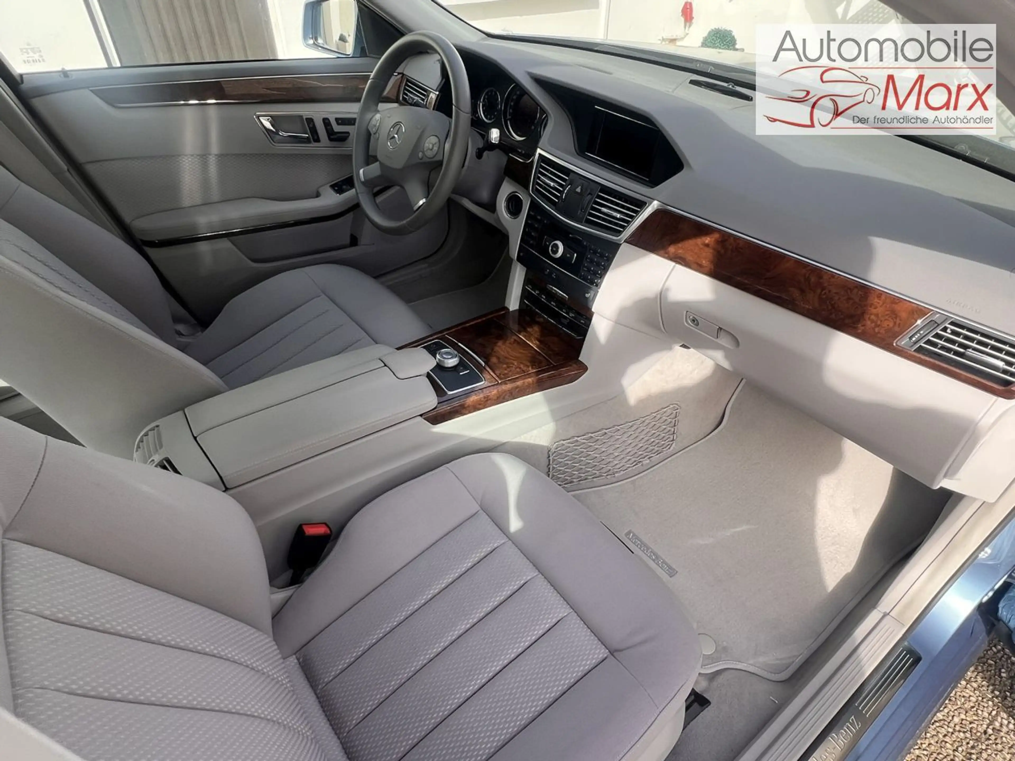 Mercedes-Benz E 350 E 350 4Matic Elegance — photo 17