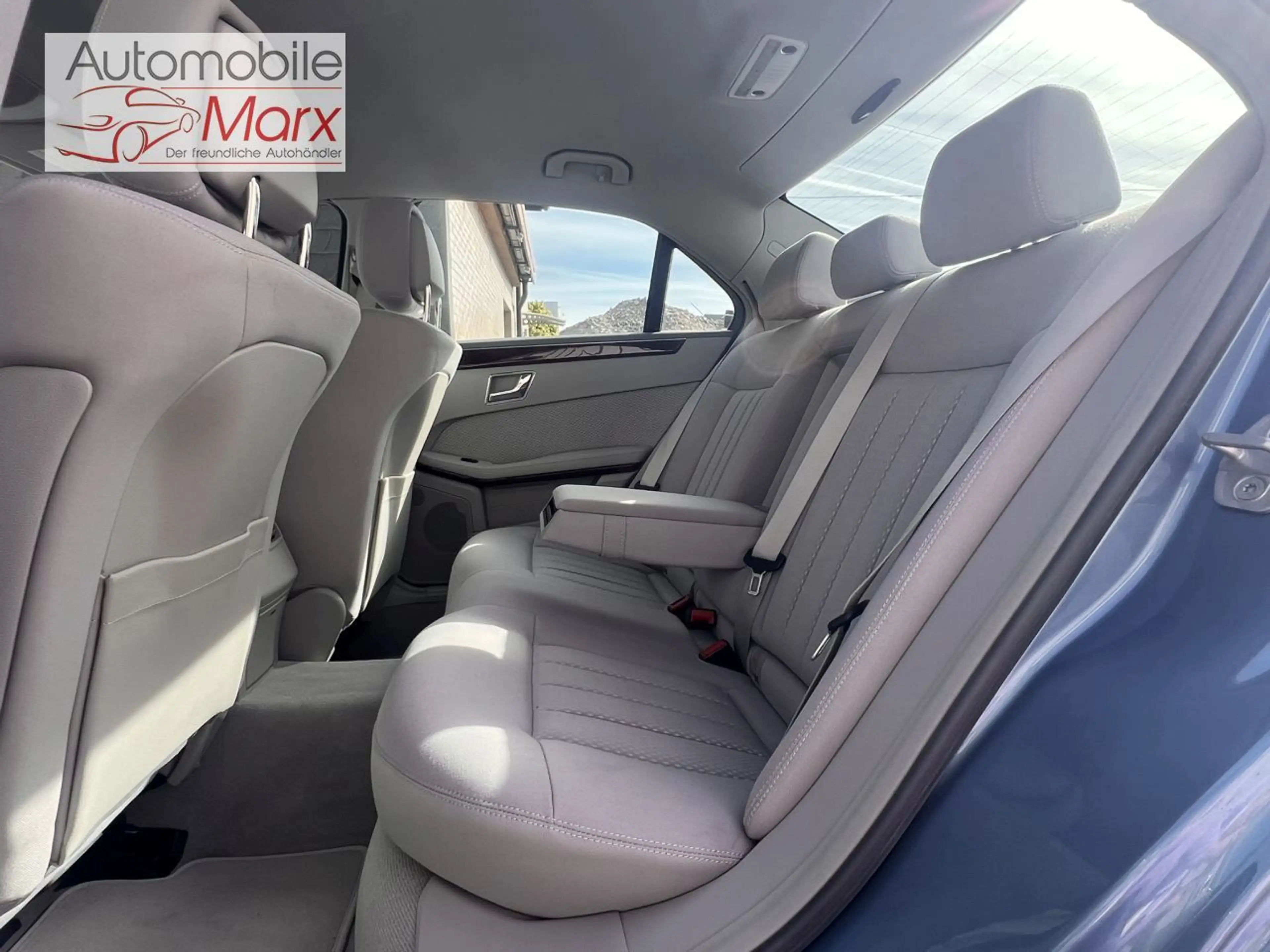 Mercedes-Benz E 350 E 350 4Matic Elegance — photo 12