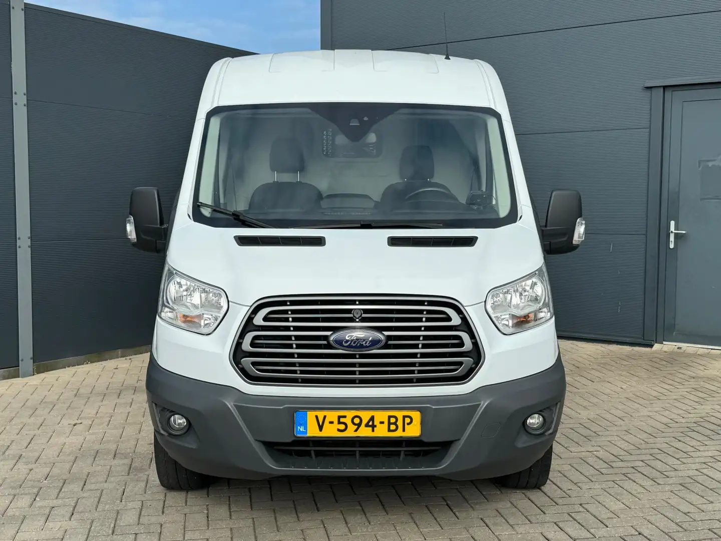 Ford Transit 350 2.2 TDCI L2H2 Airco / Camera / Cruize / Nap Wit - 2