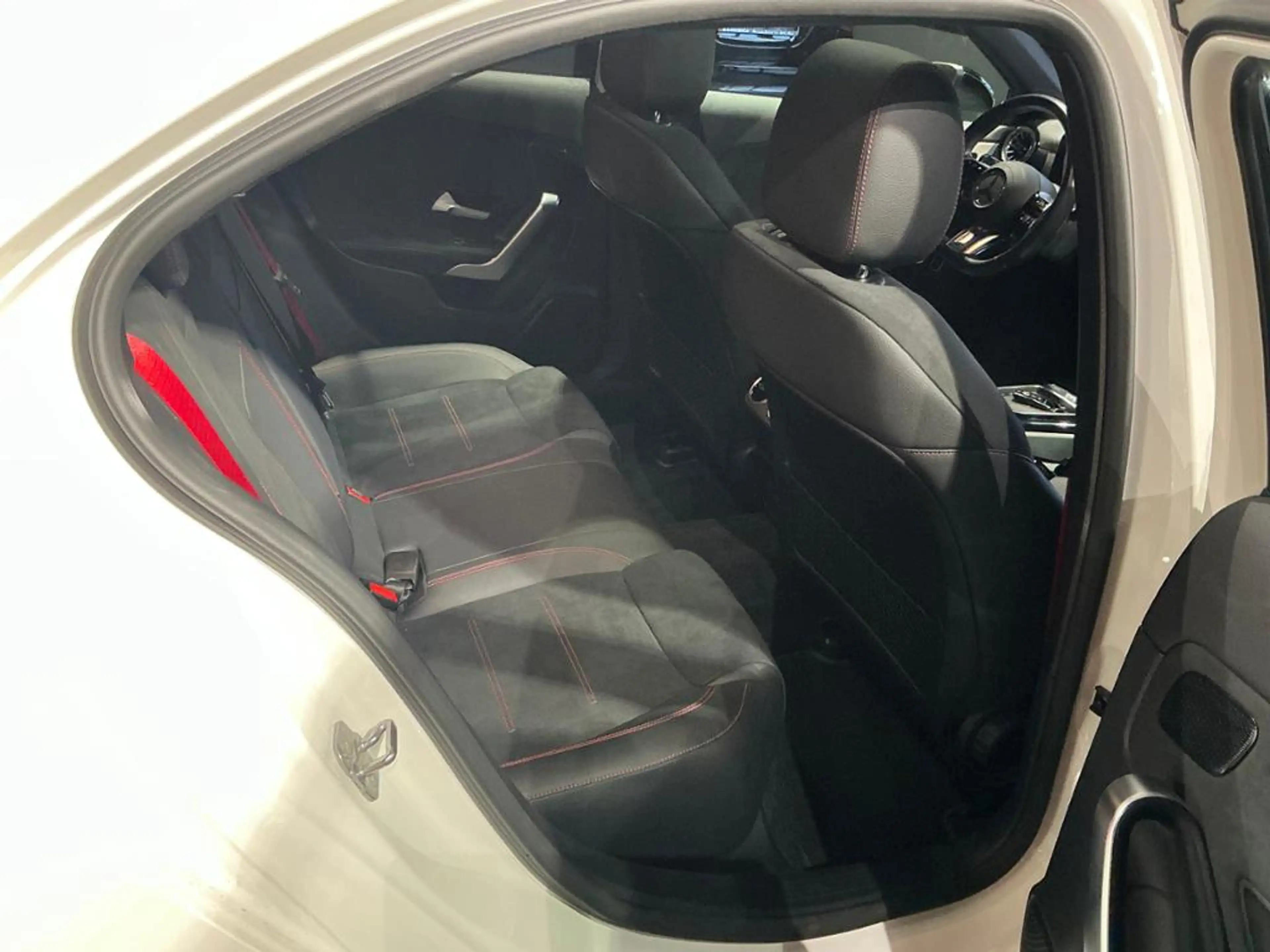 Mercedes-Benz A 35 AMG A 35 4M Limo PANO/NIGHT/LED/KAM/ — photo 10