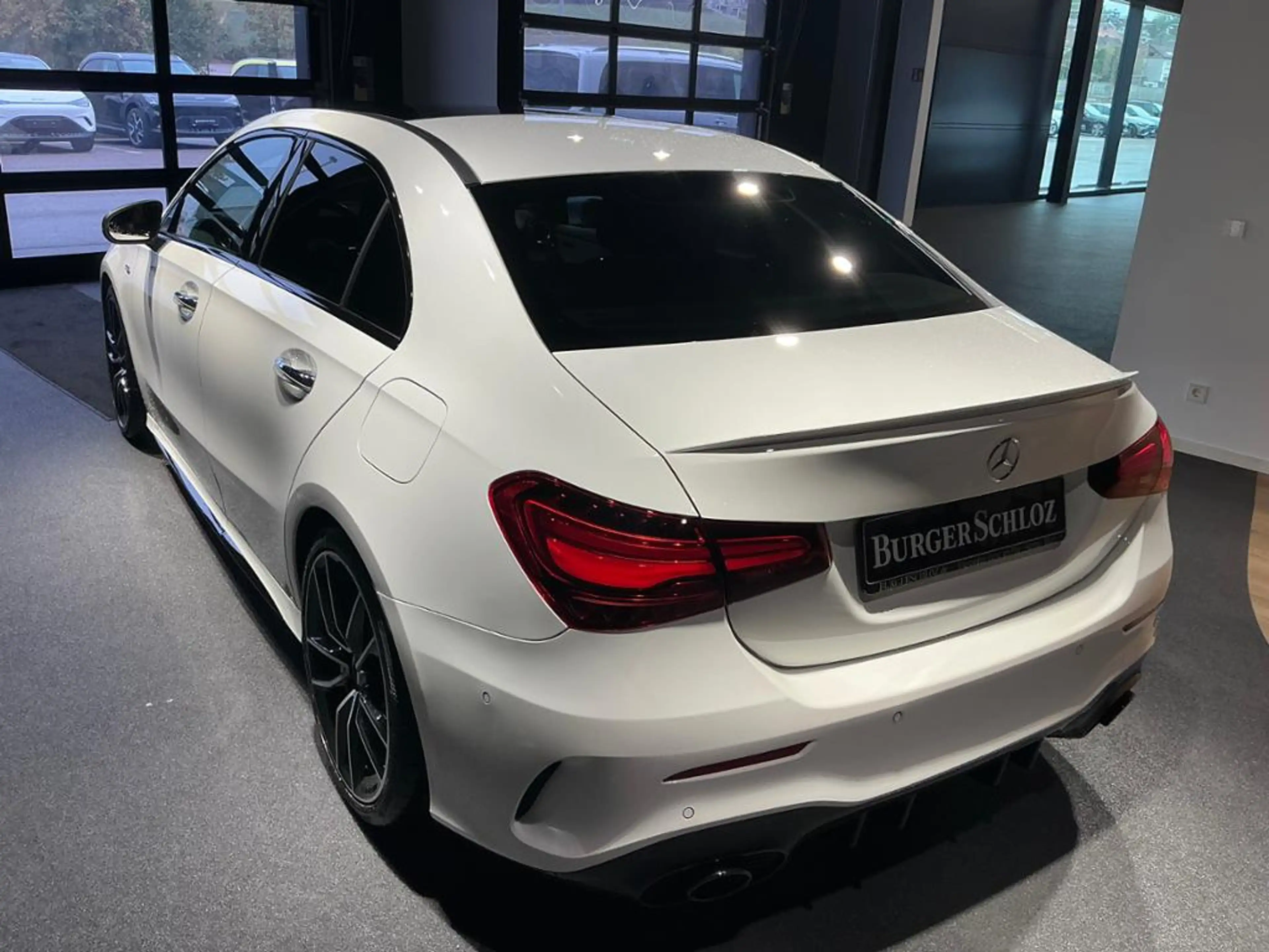 Mercedes-Benz A 35 AMG A 35 4M Limo PANO/NIGHT/LED/KAM/ — photo 3