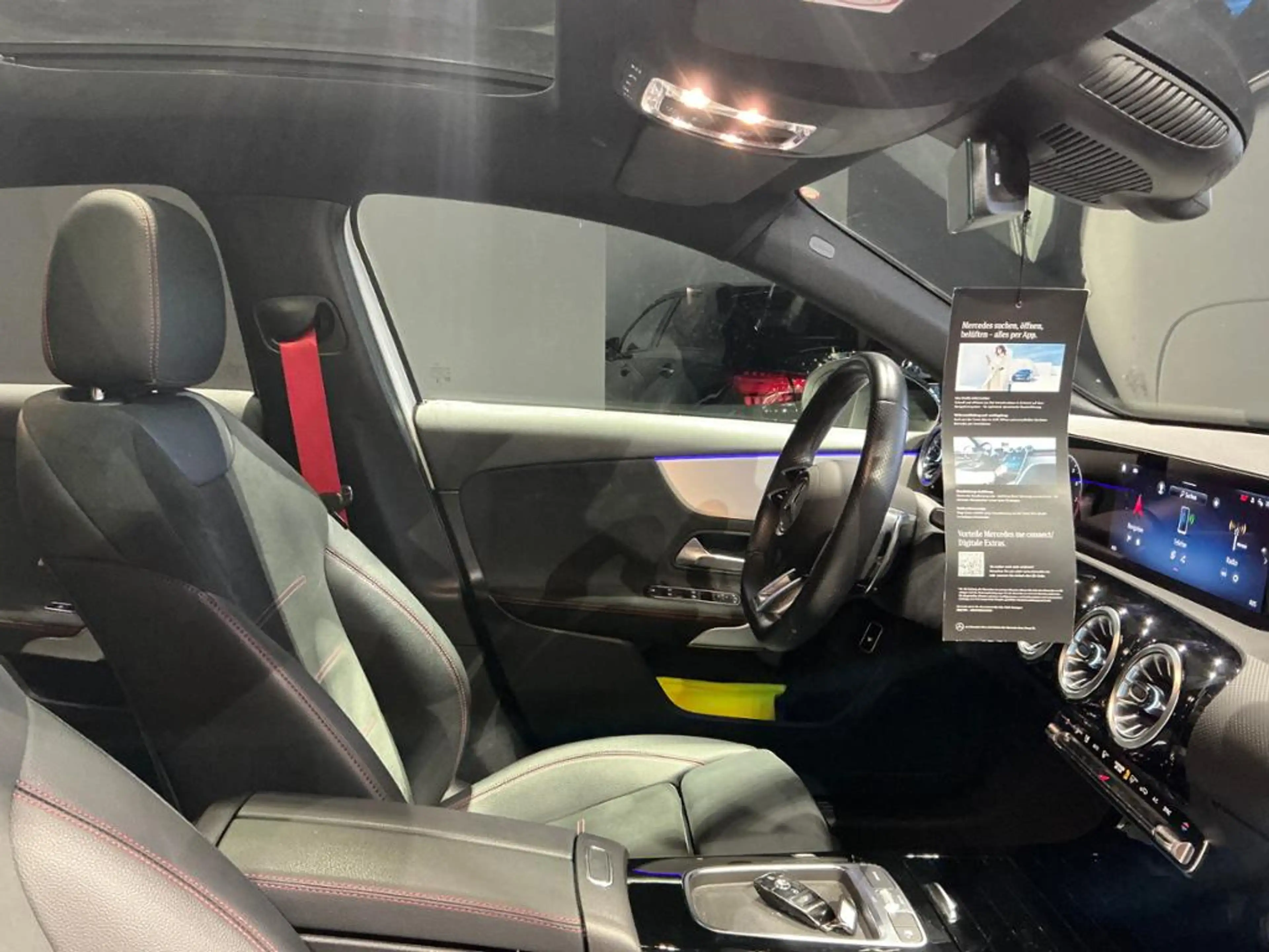 Mercedes-Benz A 35 AMG A 35 4M Limo PANO/NIGHT/LED/KAM/ — photo 7