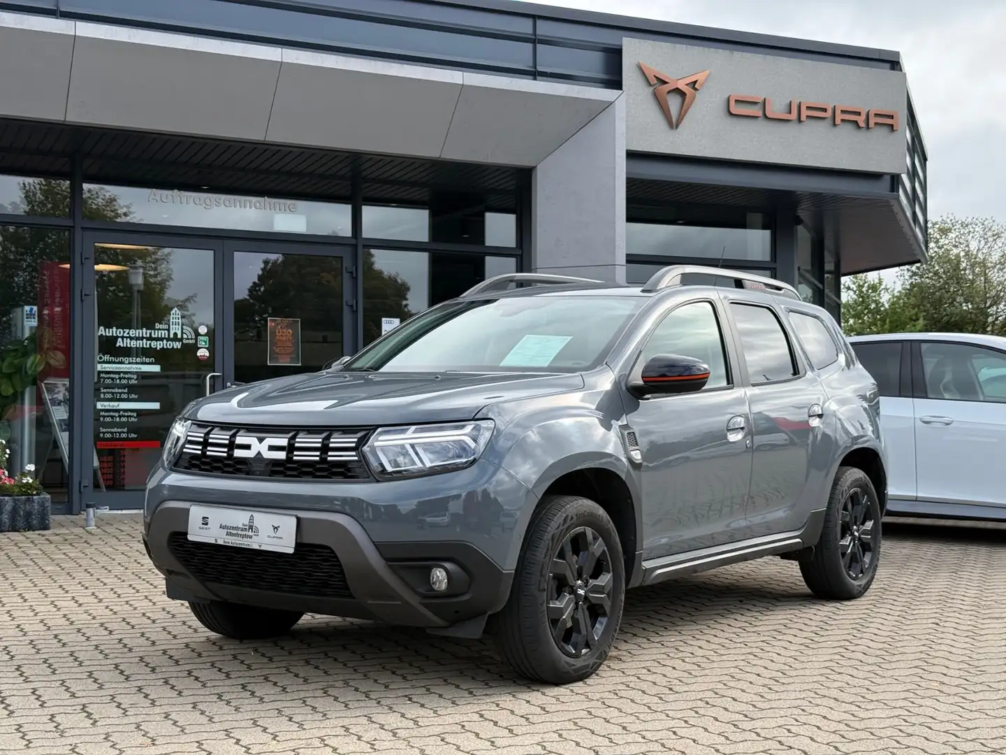 Dacia Duster II 1.3 TCe Extreme 2WD Grau - 2