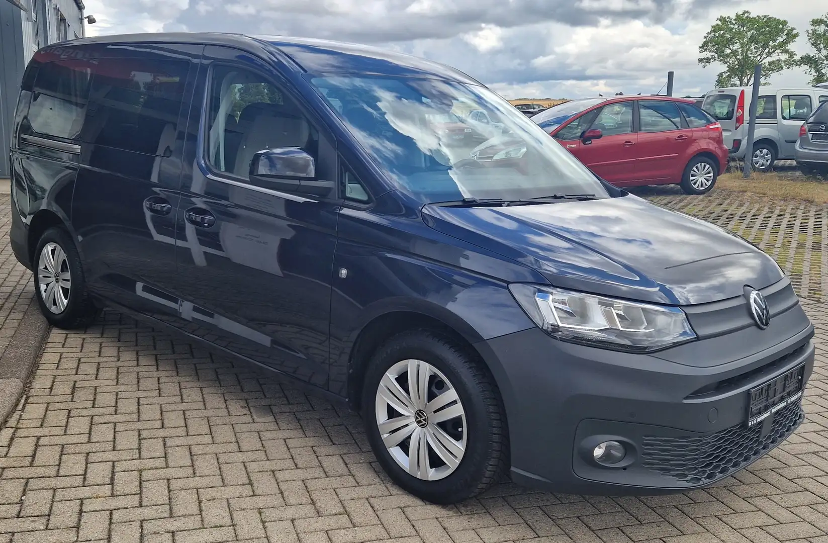 Volkswagen Caddy Maxi+Ahk/DAB/Navi/PDC/Klimaauto/USB/Sitzh. Blau - 2
