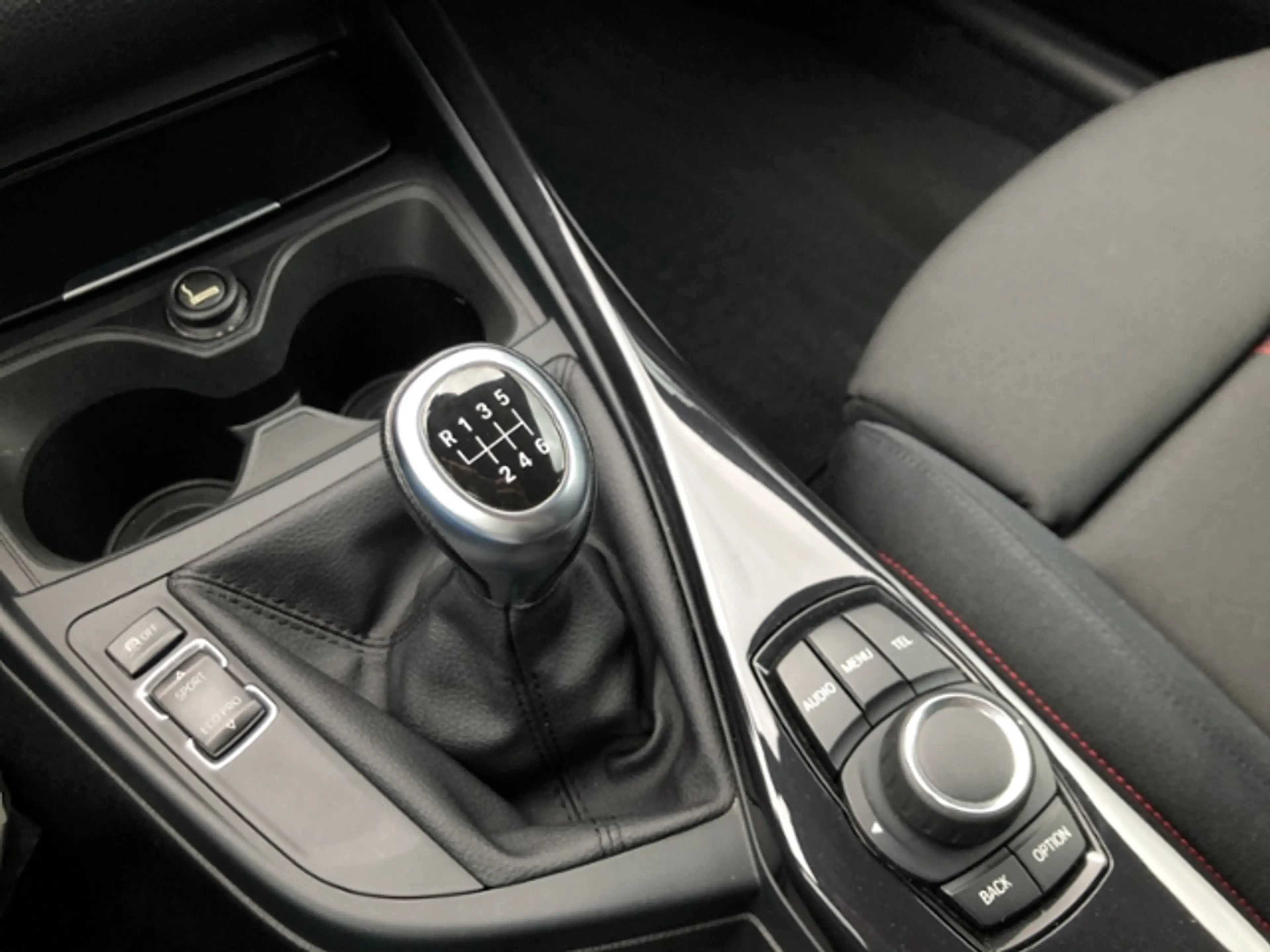 BMW 116 i BiXenon Bluetooth SHZ PDC — photo 12