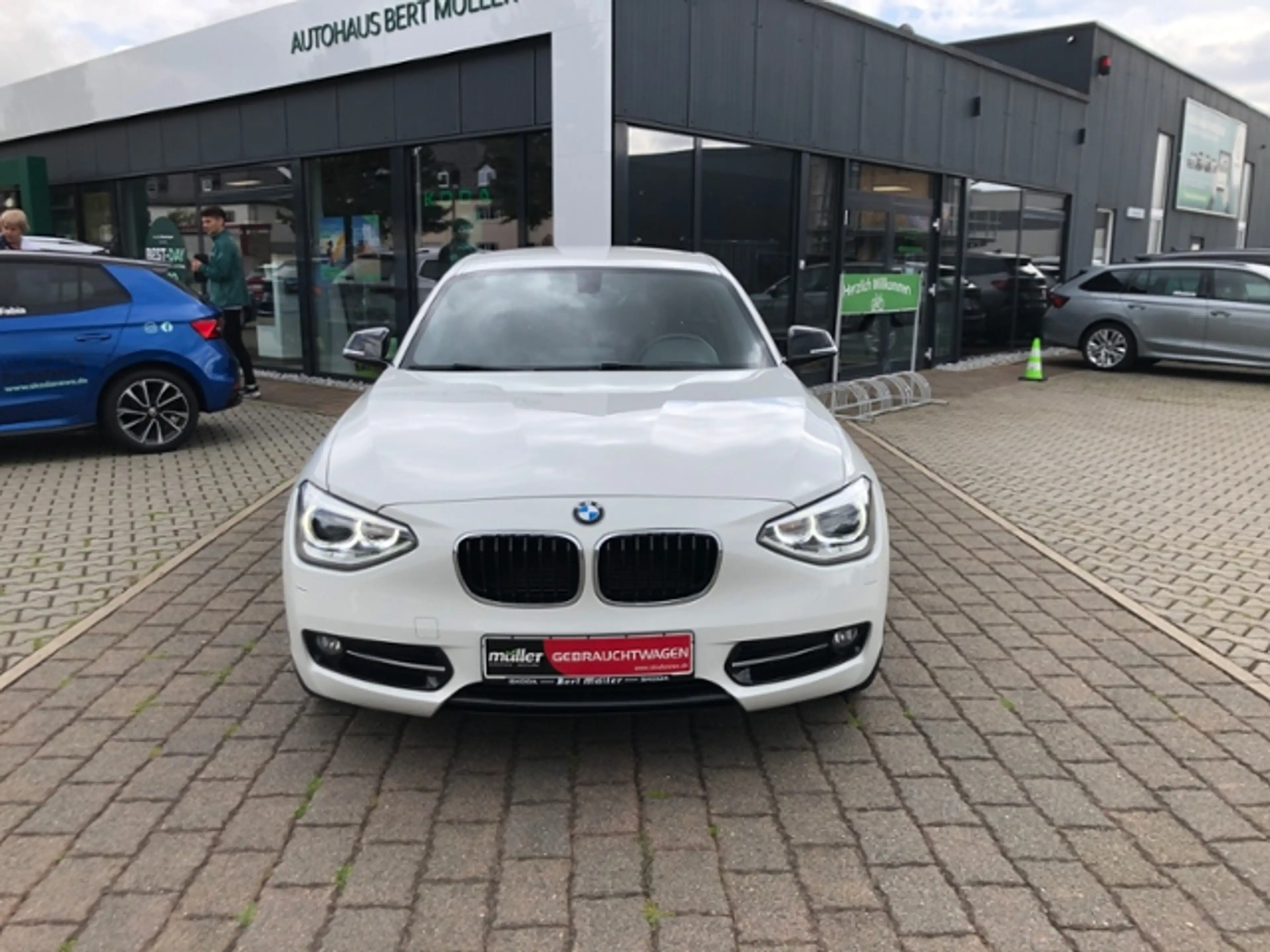 BMW 116 i BiXenon Bluetooth SHZ PDC — photo 3
