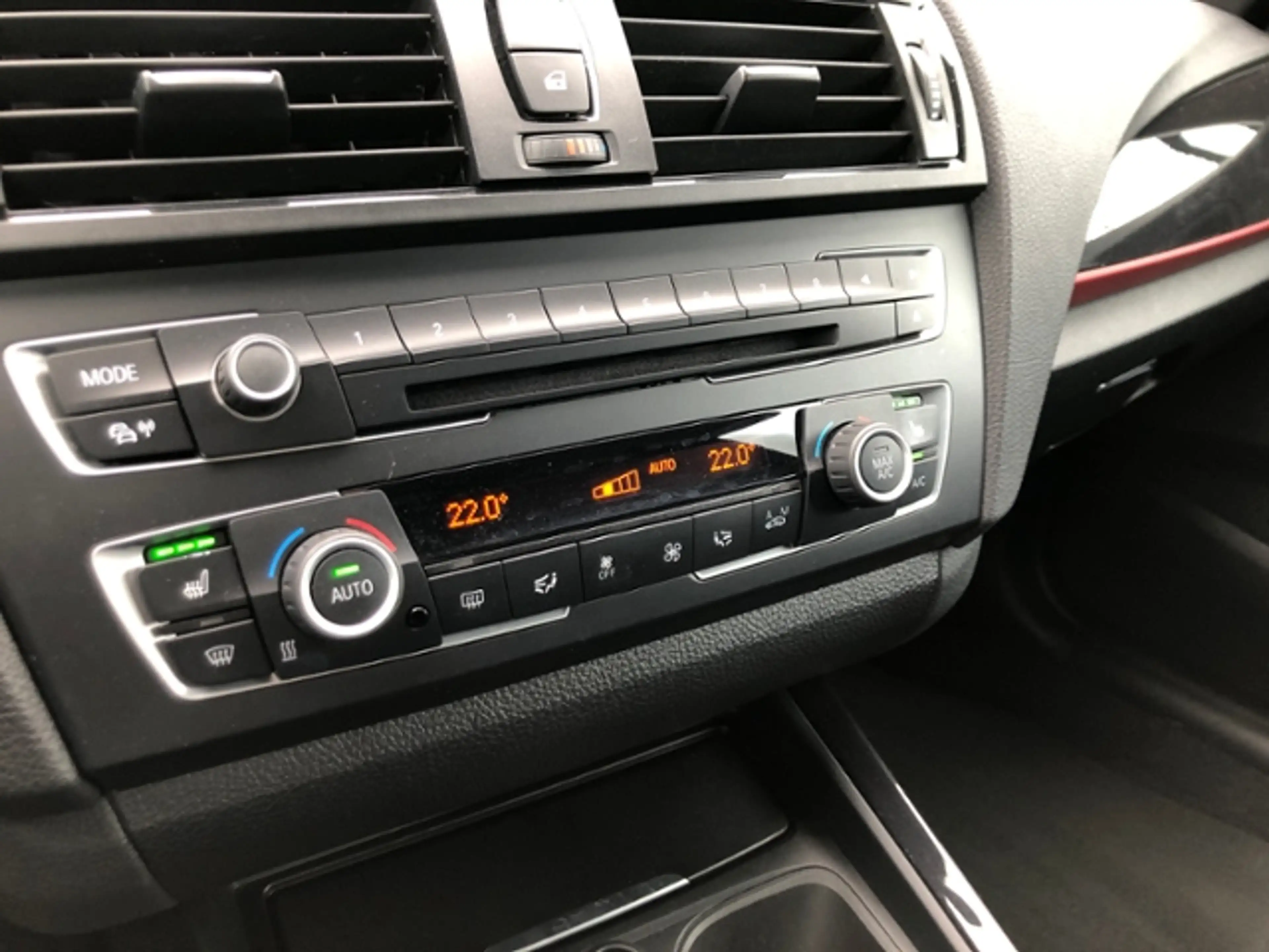 BMW 116 i BiXenon Bluetooth SHZ PDC — photo 11