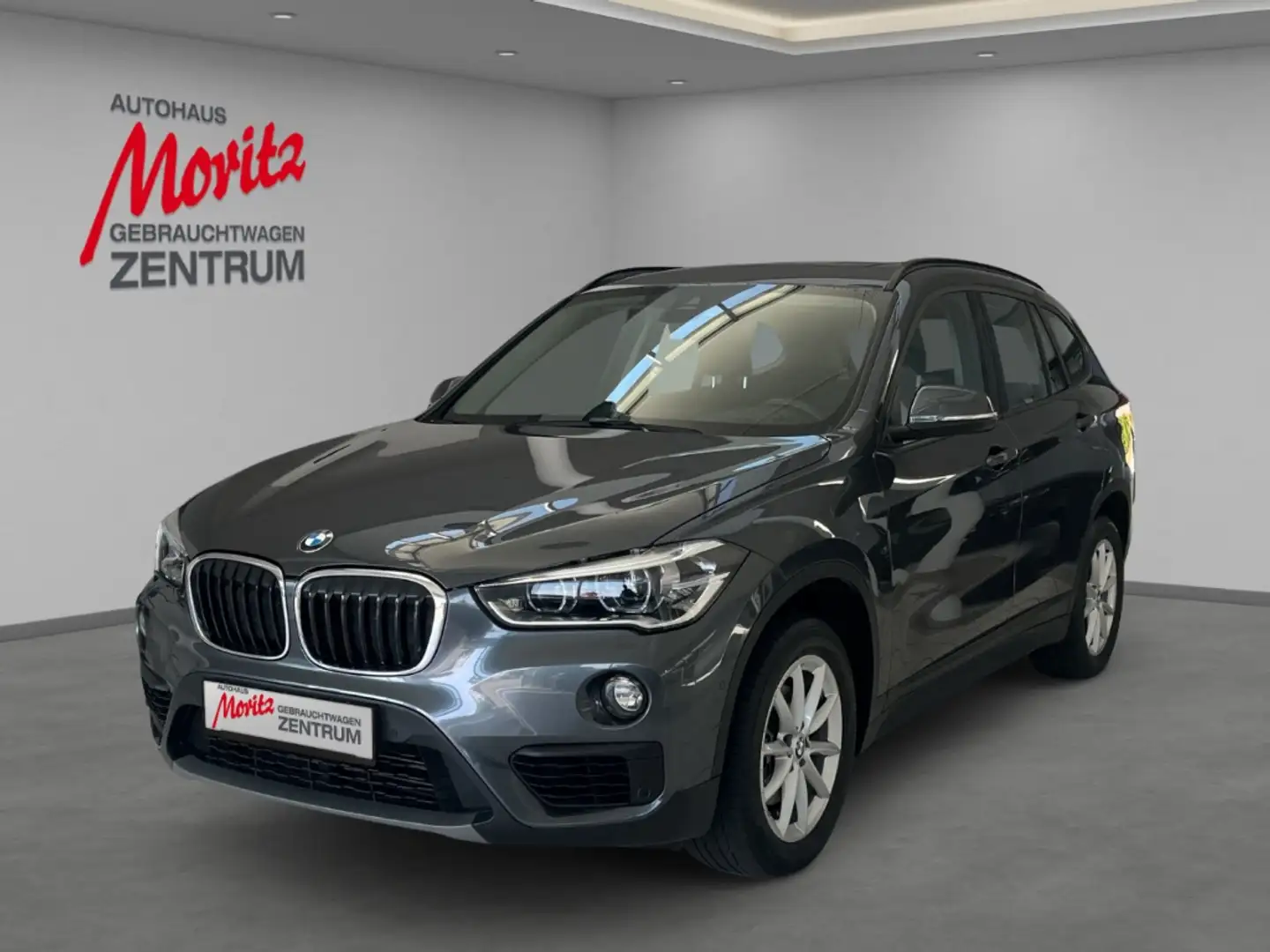 BMW X1 sDrive 18 i Advantage *PANO*NAVI*LED LICHT* Grigio - 1
