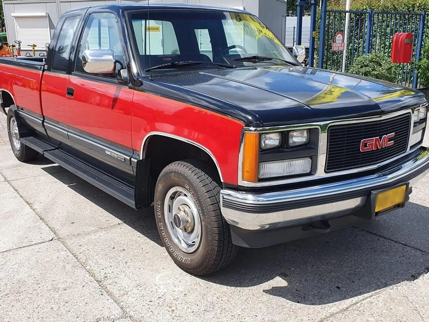 GMC Sierra 2500 EFI Rood - 1