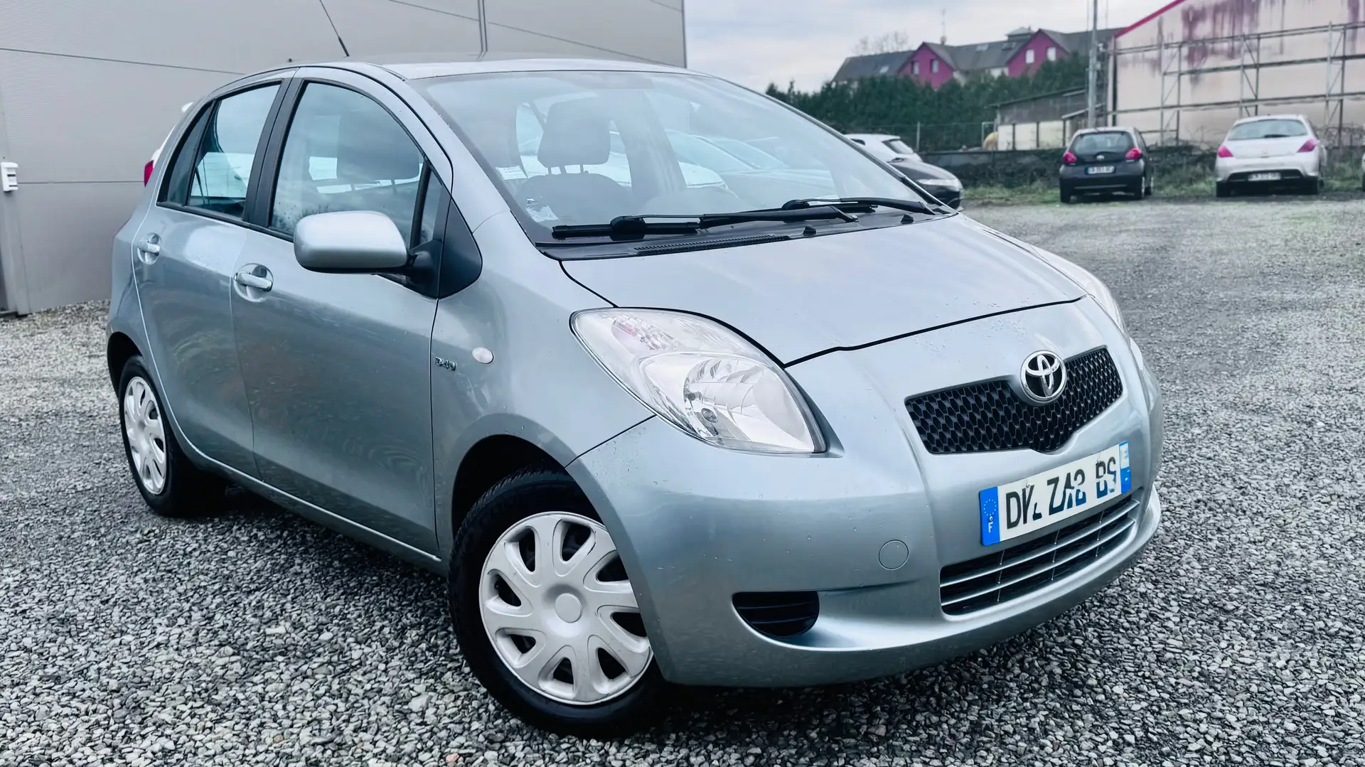 Toyota Yaris Yaris 1.4 - 90 D-4D Sol MultiMode Gris - 1