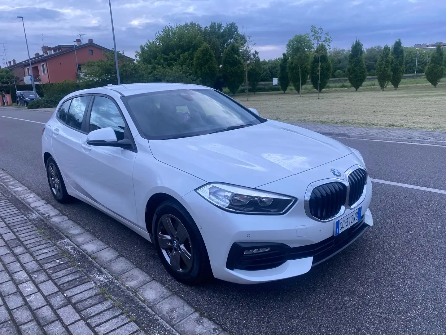 BMW 116 116d Luxury Line - 2