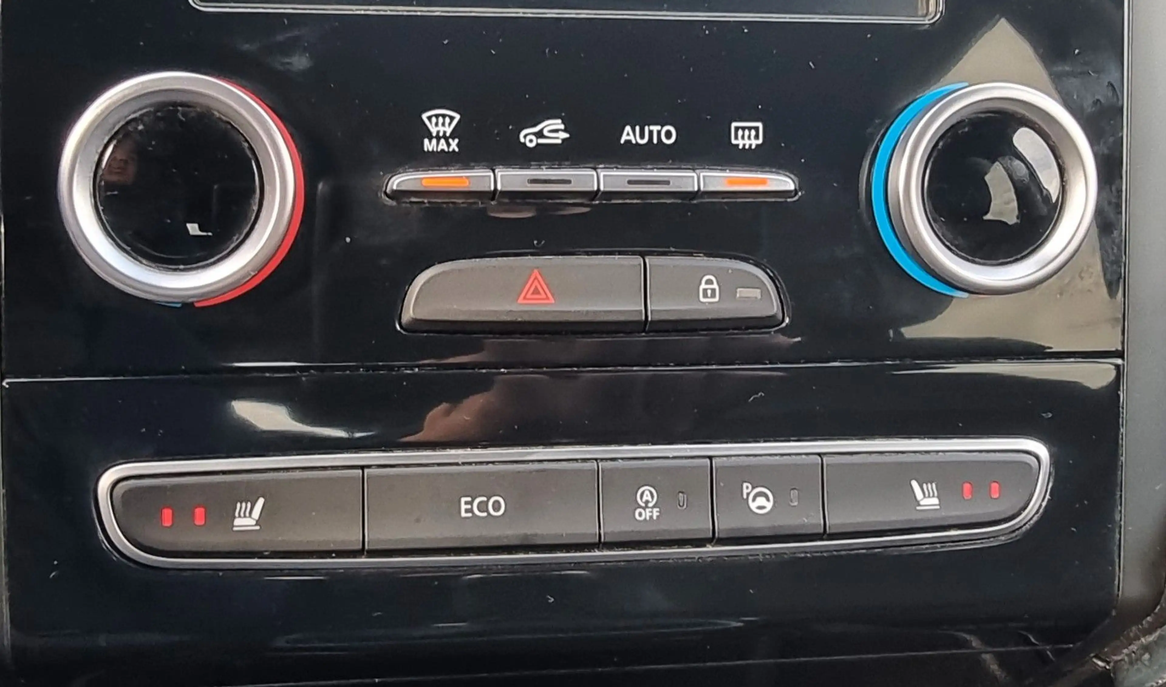 Renault Koleos Intens 4x4 -SPURHALTE-LEDER-GARANTIE- — photo 25