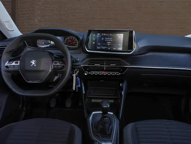 Peugeot 2008 view 11
