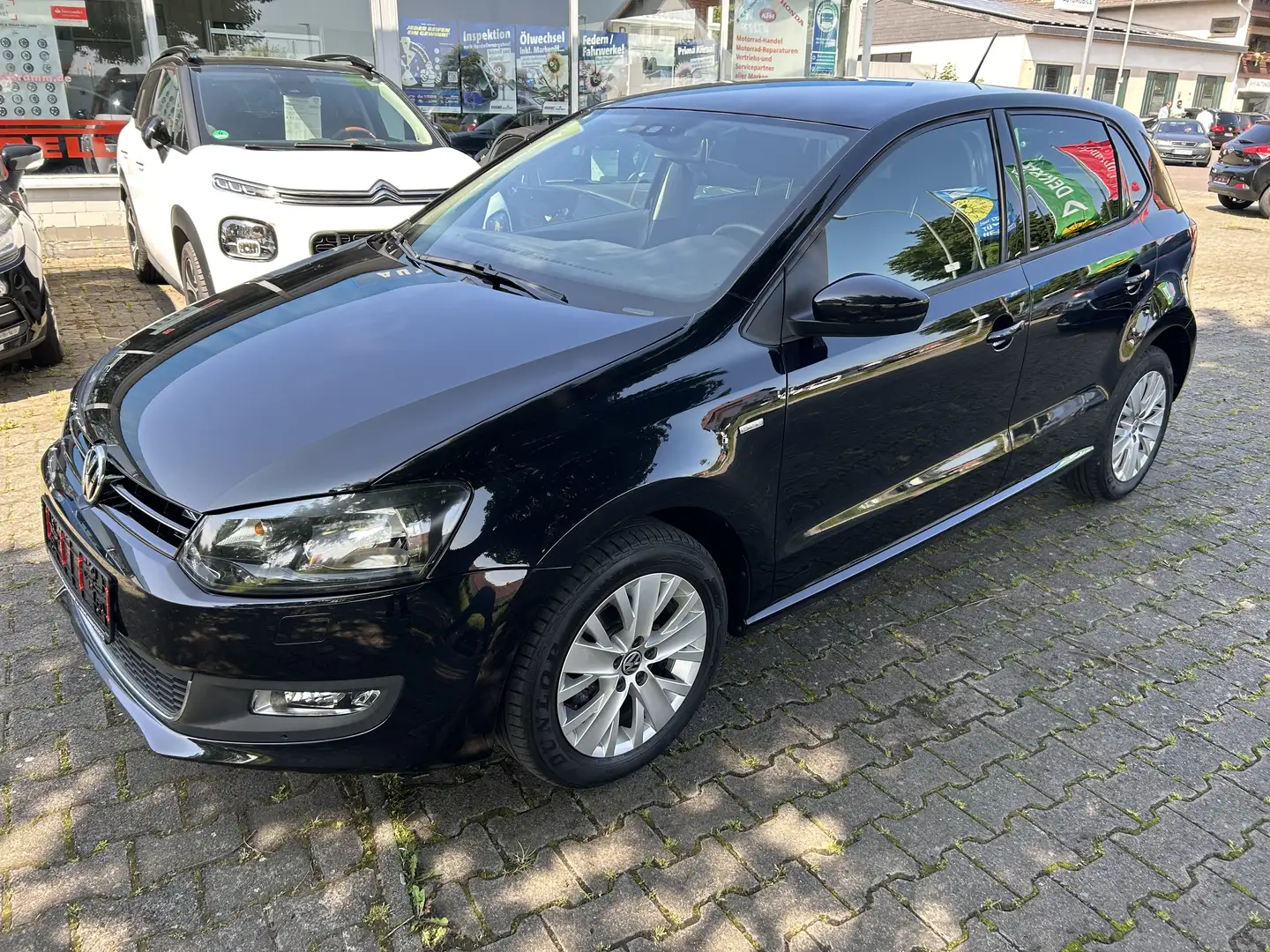 Volkswagen Polo Life Automatik mtl. Rate 149,-€ Schwarz - 1
