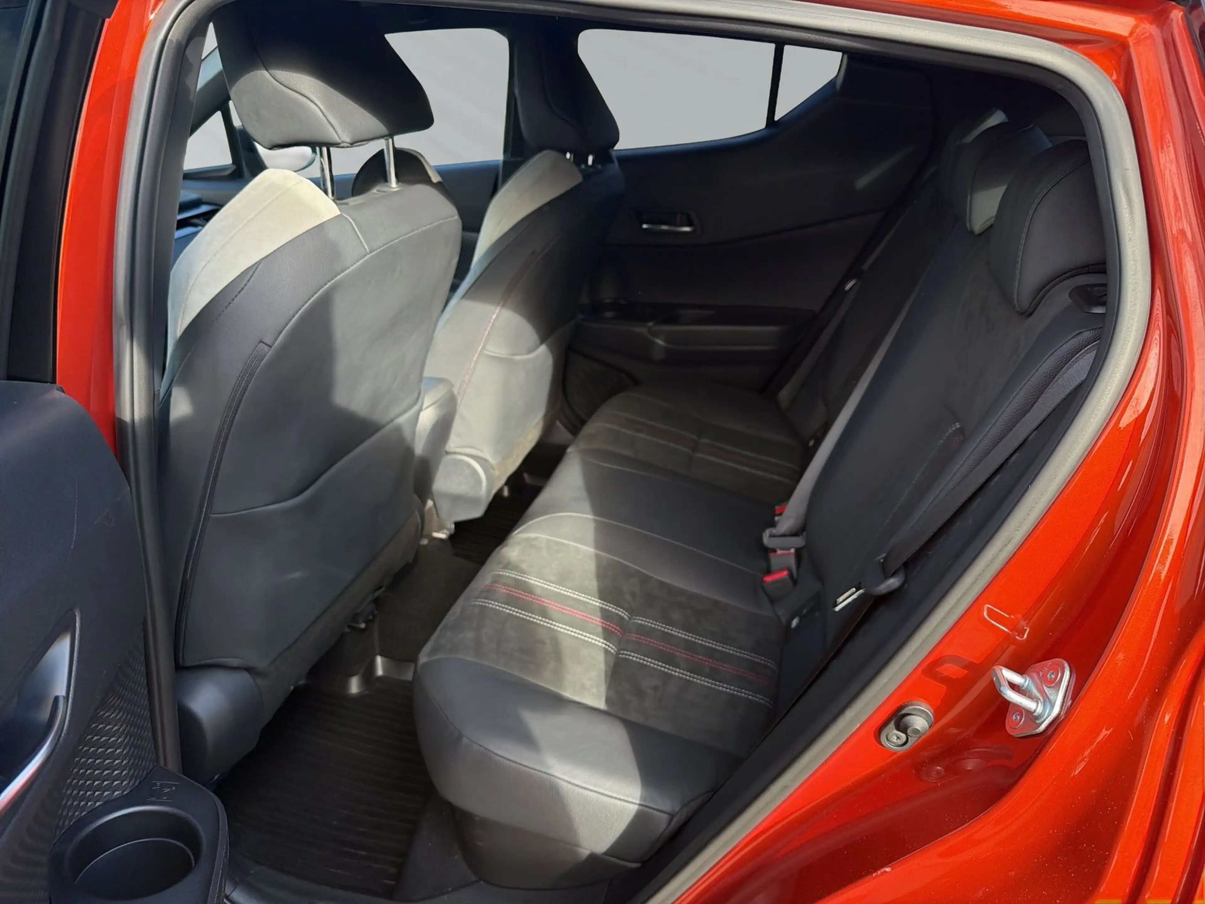 Toyota C-HR 2.0 Hybrid GR +Sport+STANDHEIZUNG+SHZ+CAM+ — photo 11