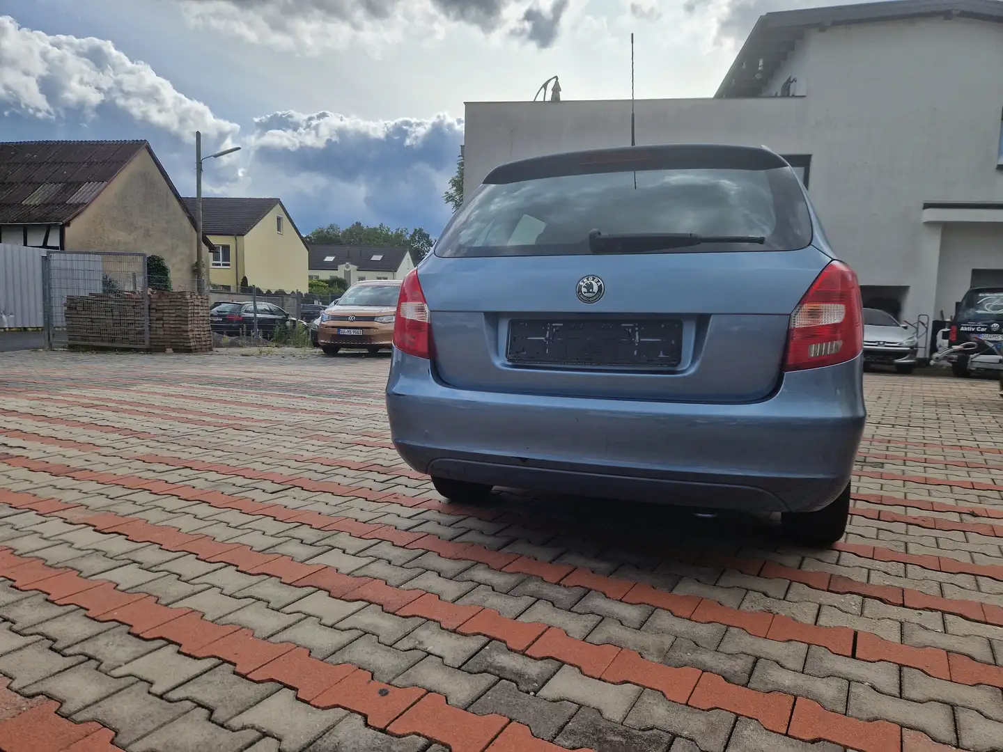 Skoda Fabia Ambiente Bleu - 1