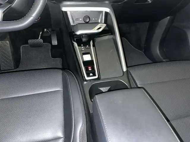 MG ZS view 9