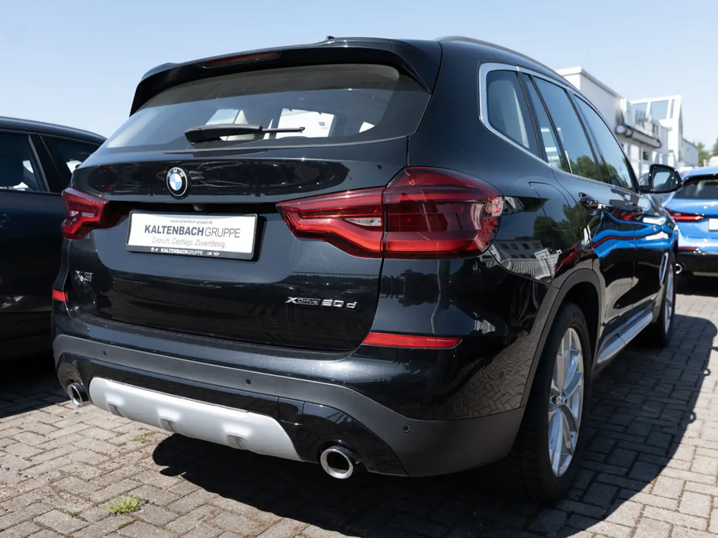 BMW X3 xDrive 20d X-Line PANO AHK HUD LED ACC SHZ Schwarz - 2